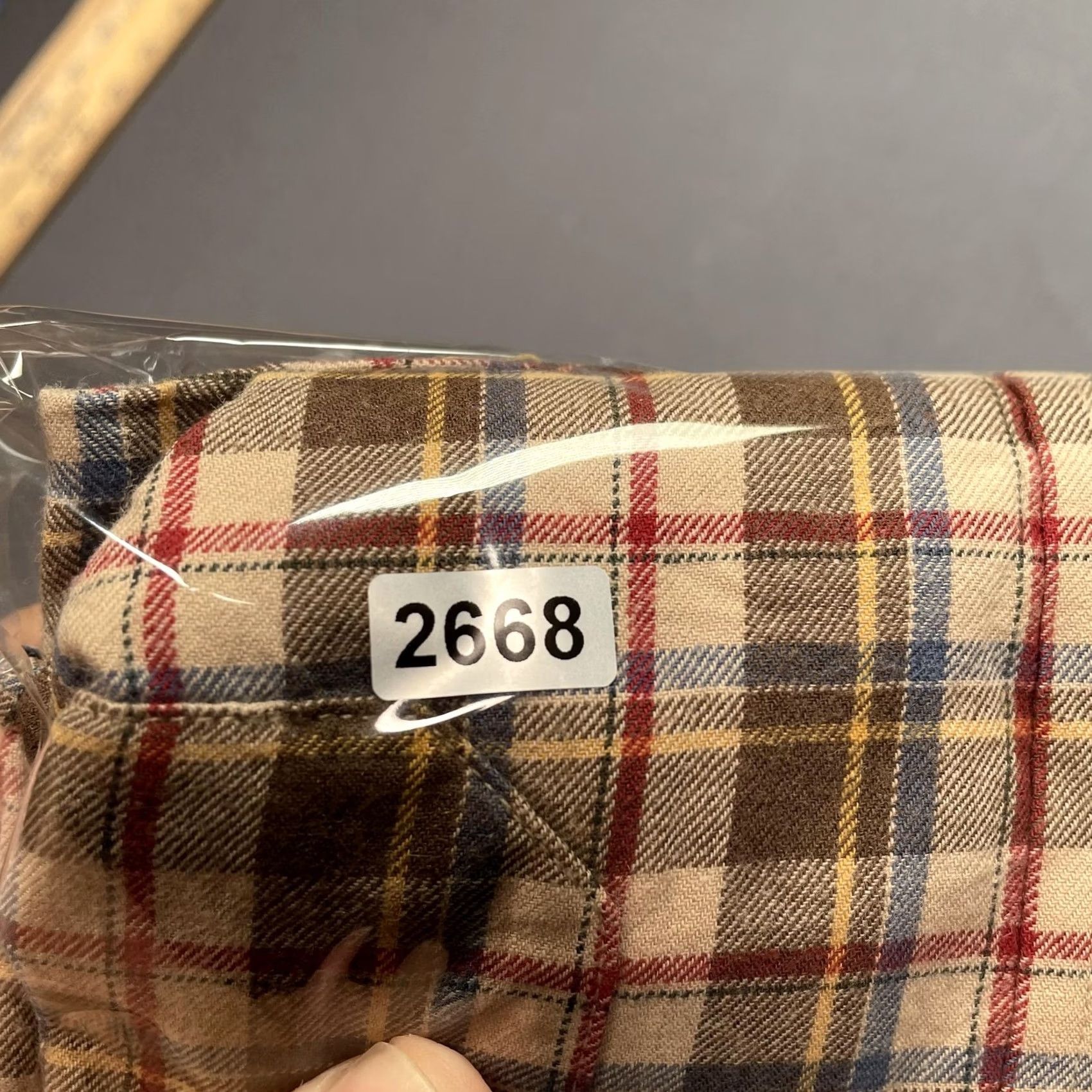 Pendleton Pendleton Shirt Mens Large Multicolor Plaid Long Sleeve Button-Up Pima Wool Size US L / EU 52-54 / 3 - 5 Thumbnail