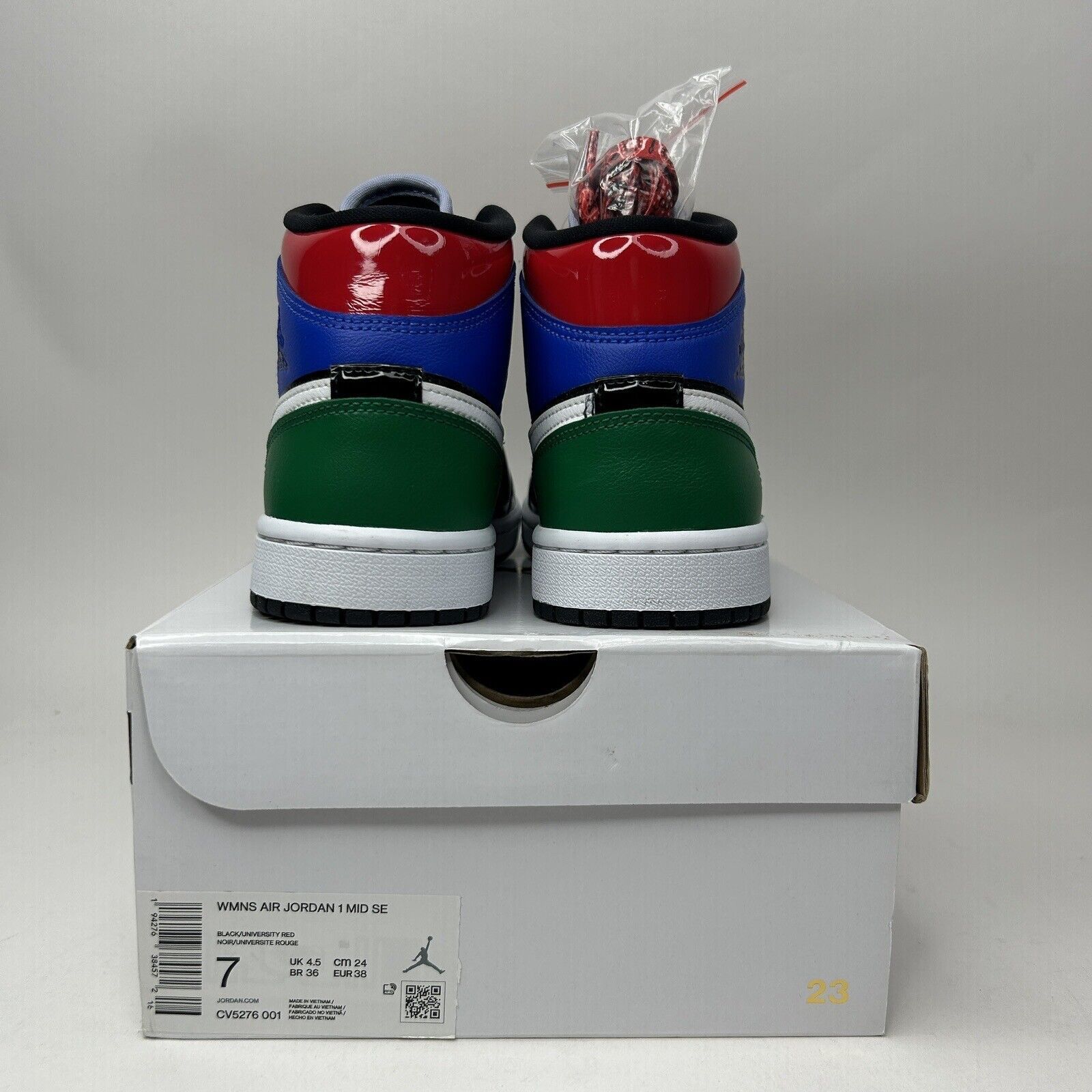 Nike Nike Air Jordan 1 Mid Retro SE WMNS “Multi-Patent” 2023 Size US 7 / IT 37 - 5 Thumbnail
