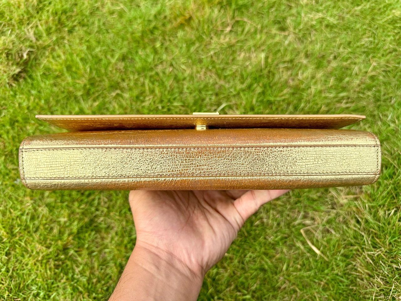 Yves Saint Laurent Authentic YSL Cassandre Metallic Gold Leather Clutch Size ONE SIZE - 4 Thumbnail