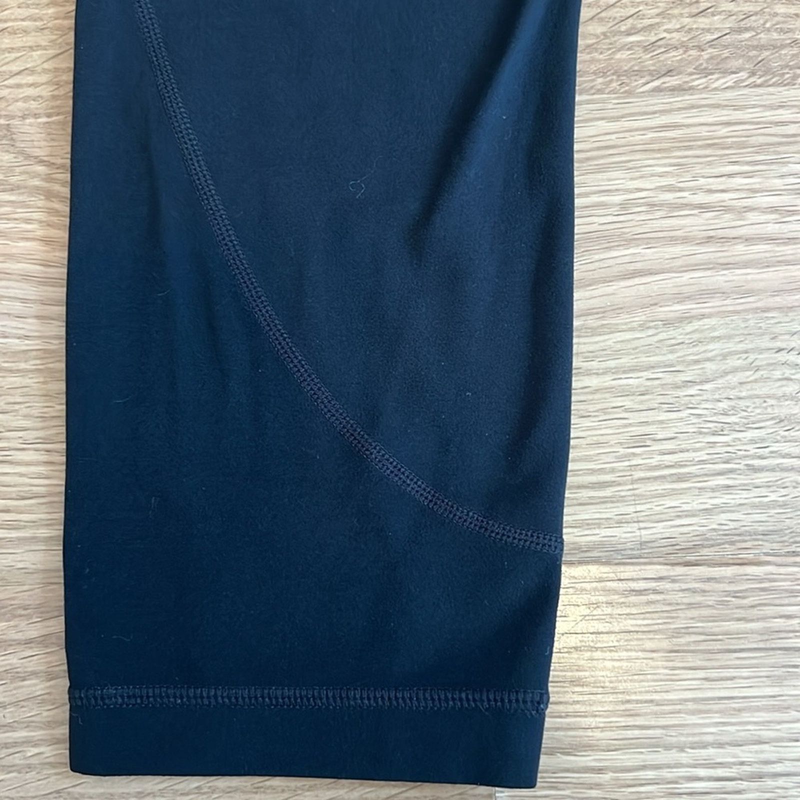 Athleta Athleta Capri Black Leggings Size 30" / US 8 / IT 44 - 8 Thumbnail