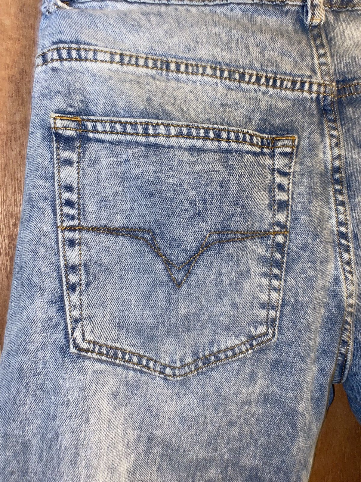 Versace Jeans Couture Versace jeans size 32 worn 2x Size US 32 / EU 48 - 8 Thumbnail
