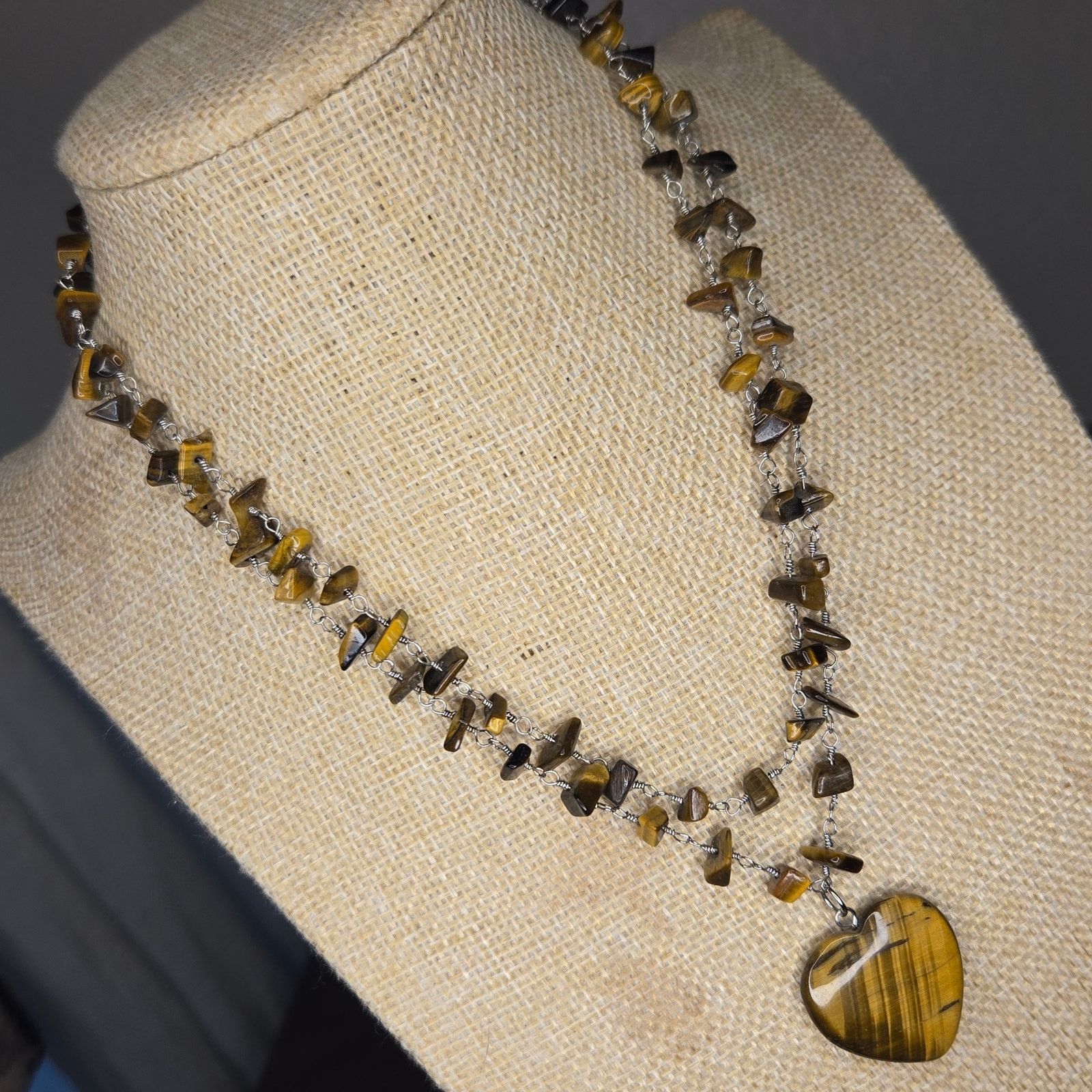 Vintage Vintage Brown Tiger Eye Beaded Necklace Large Heart Pendant Size ONE SIZE - 1 Thumbnail