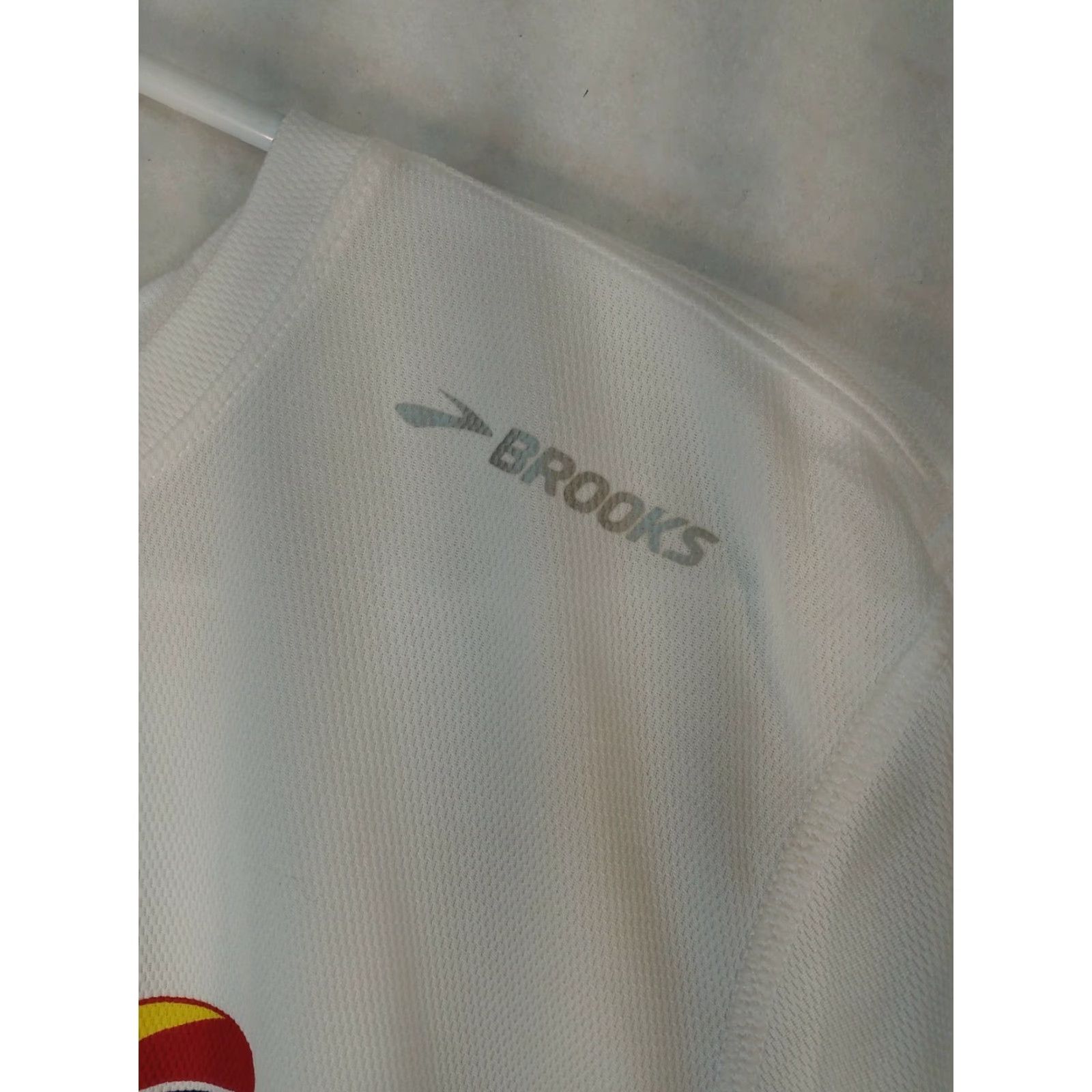 Brooks Brooks Running Shirt XL White Unisex Adults T-Shirt 26 in Chest 22" X 26" Runner's Den Pancake Run 2020 FF Size US XL / EU 56 / 4 - 3 Thumbnail