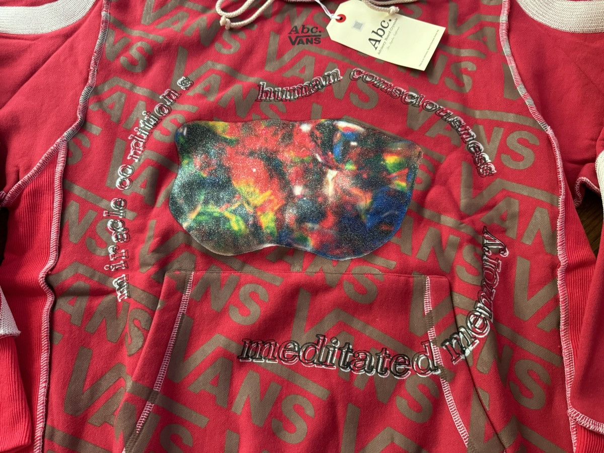 Advisory Board Crystals × Vans Large Vans Opal Shoebox Hoodie Glitter Embroidery ABC 123 Size US L / EU 52-54 / 3 - 22 Thumbnail