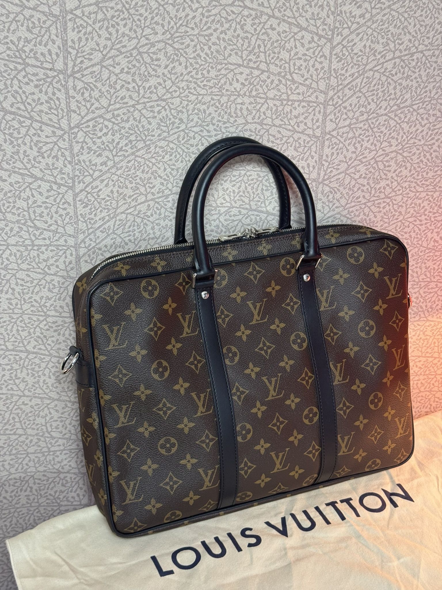 Louis Vuitton Louis Vuitton Porte Documents Voyage PM Monogram M52005 Size ONE SIZE - 1 Thumbnail