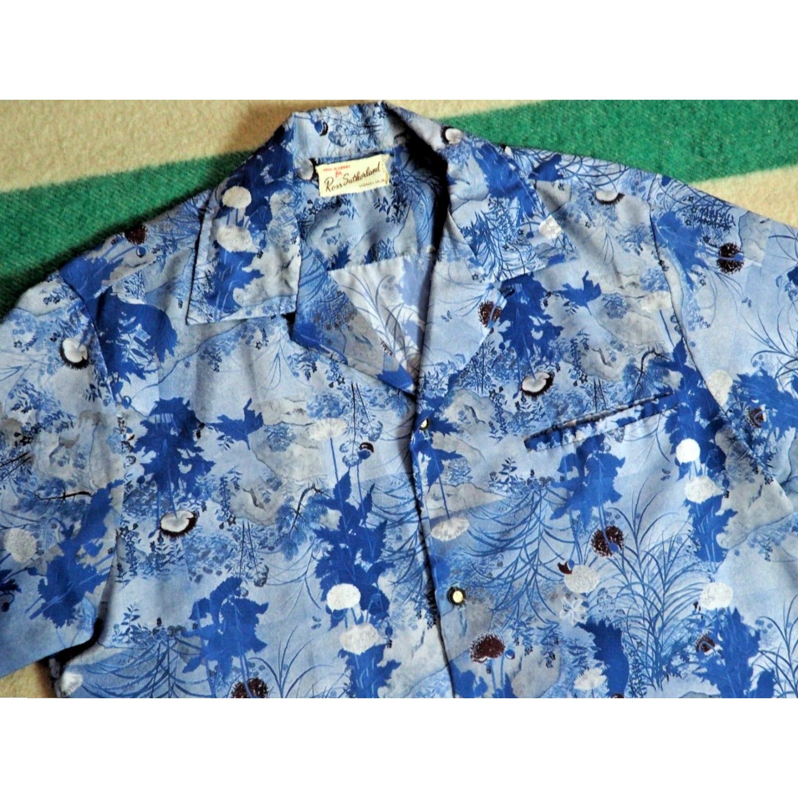 Vintage VINTAGE Ross Sutherland Hawaiian Mountain Print Poly Button Loop Shirt Mens L Blue 60s Rockabilly Casual Hawaiian Decade 1960s Size US L / EU 52-54 / 3 - 2 Thumbnail