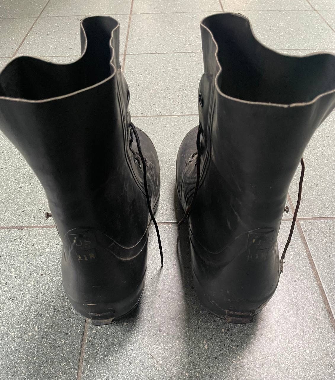 Bata × Mickey Mouse US Military Bata Mickey Mouse Boots Size US 11 / EU 44 - 4 Thumbnail
