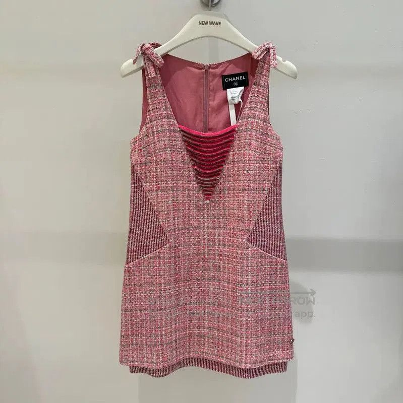 Chanel Chanel Pink Sleeveless Dress with Unique Texture . Size XS / US 0-2 / IT 36-38 - 1 Thumbnail