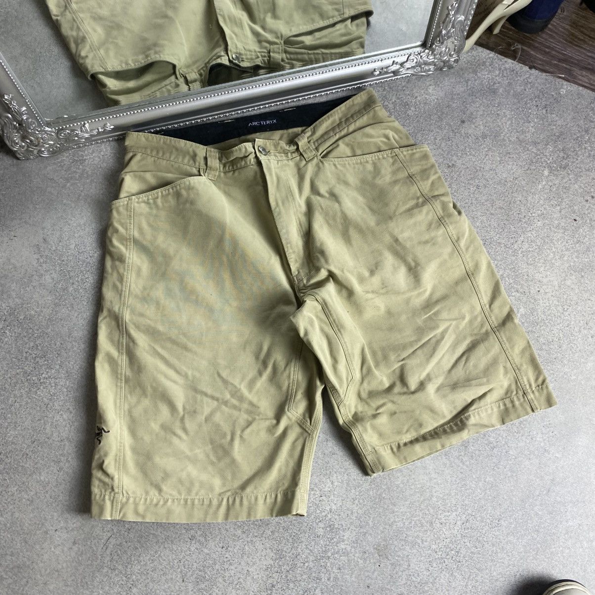 Arc'teryx Arcteryx shorts Size US 32 / EU 48 - 2 Thumbnail