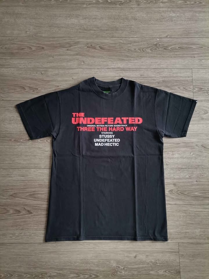 Stussy × Undefeated 2007 "Three the Hard Way" Tee Size US M / EU 48-50 / 2 - 2 Thumbnail