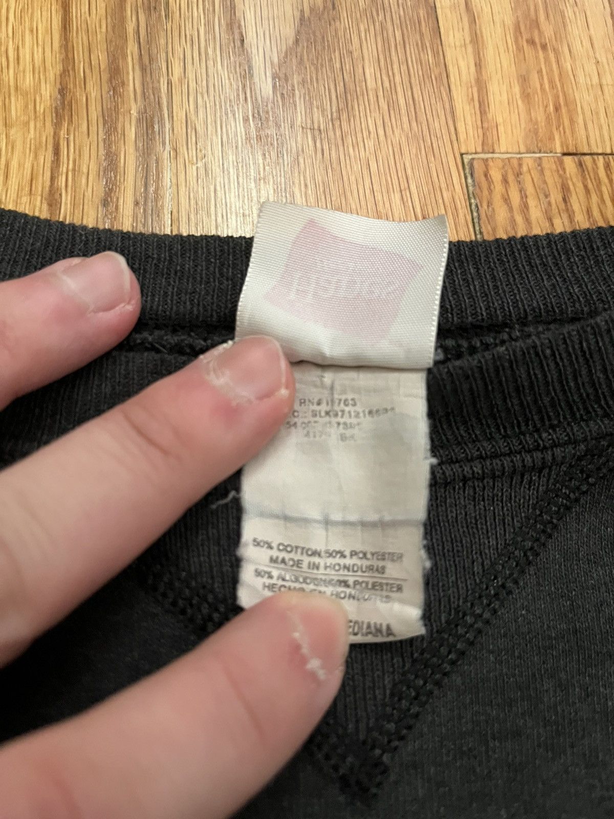 Vintage vintage faded black hanes crewneck Size US M / EU 48-50 / 2 - 3 Thumbnail
