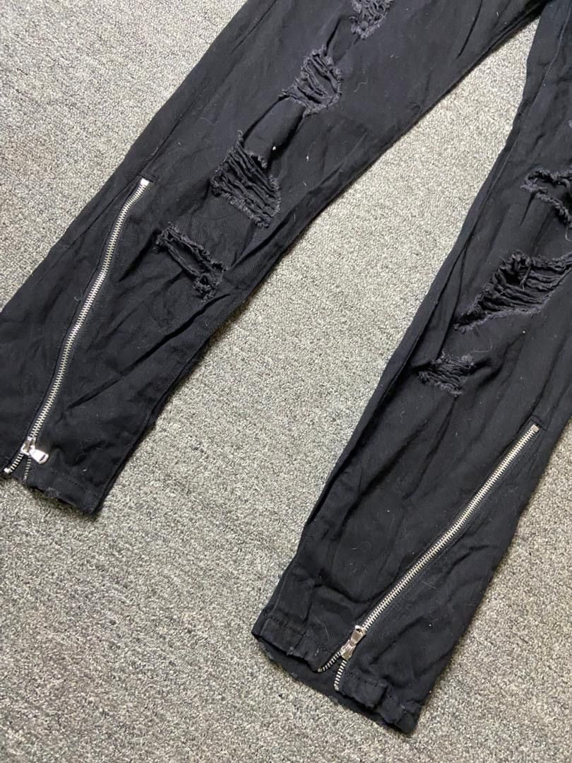 Forever 21 Forever 21 Men Distressed Ripped Jeans (177) Size US 35 - 7 Thumbnail