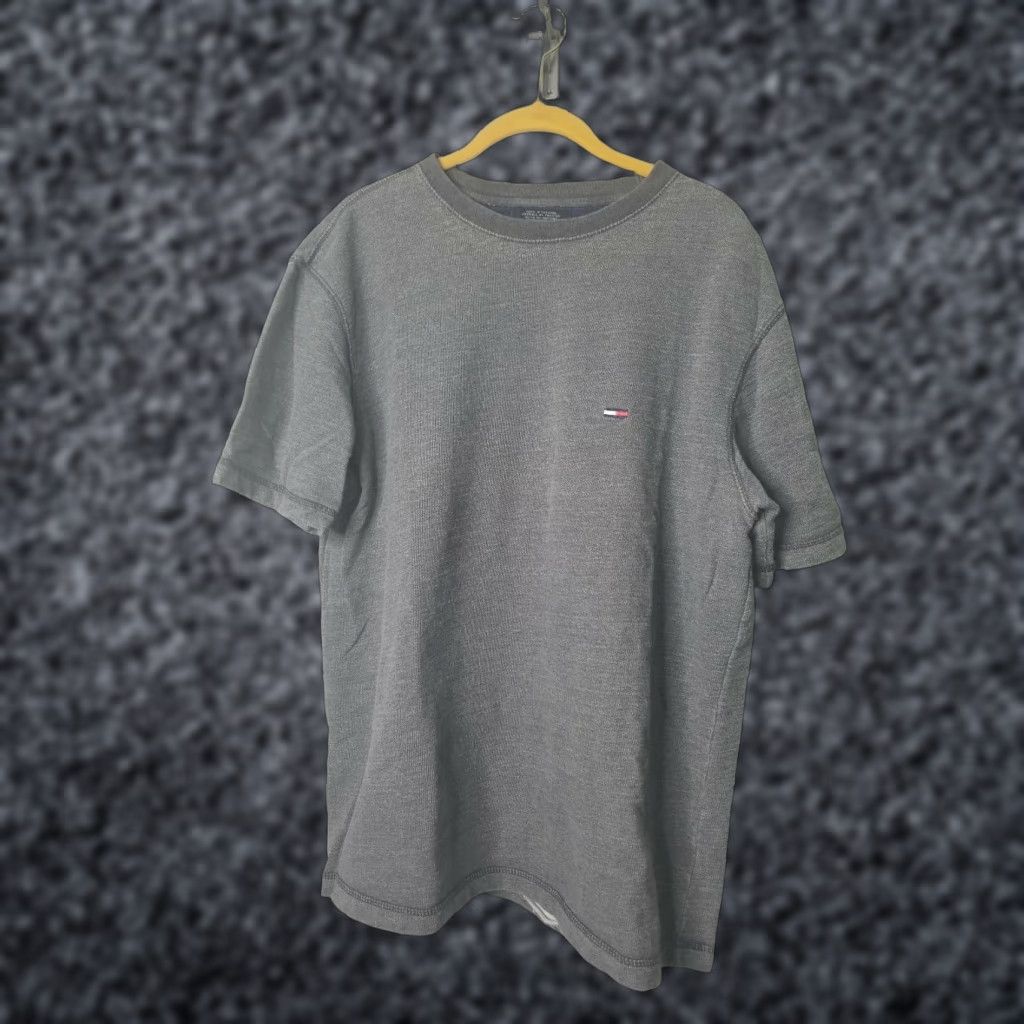 Tommy Hilfiger VINTAGE Tommy Hilfiger Basic Heavyweight T-Shirt Mens XL Grey 00's Retro Flag Tommy Jeans Size US XL / EU 56 / 4 - 1 Thumbnail