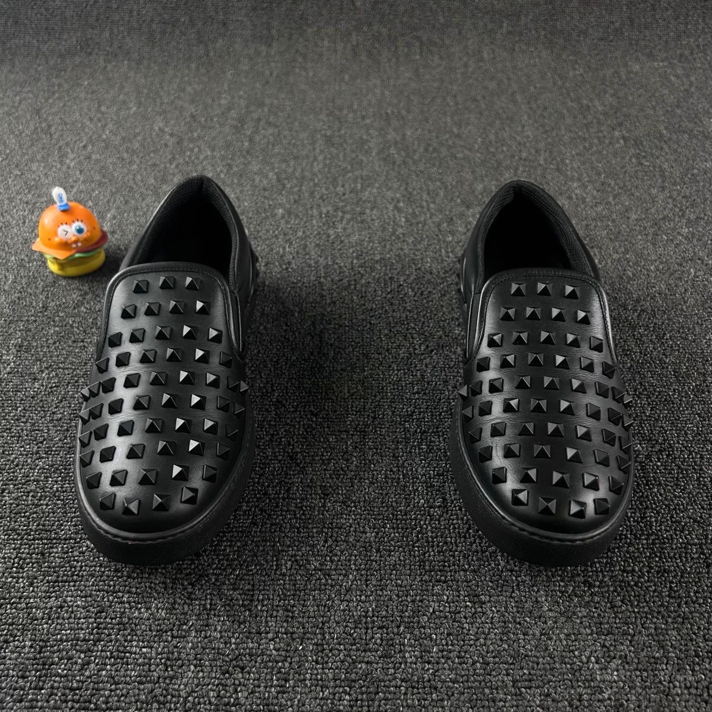 Valentino VALENTINO Black Riveted Loafer 39 Size US 8 / IT 38 - 2 Thumbnail