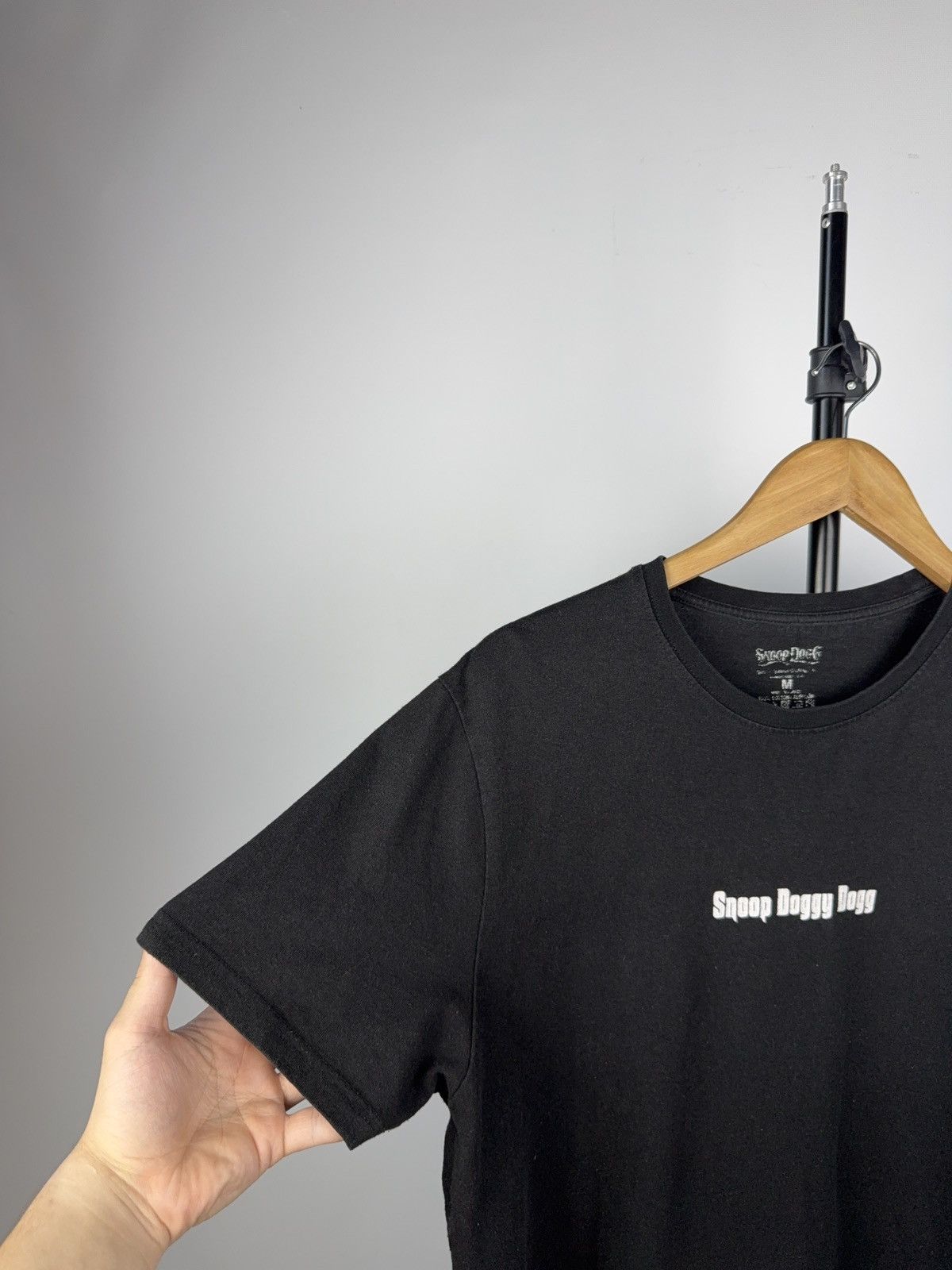 Band Tees × Rap Tees Snoop Doggy Dogg Big Logo Photo Tee Black Rap Shirt Size M Size US M / EU 48-50 / 2 - 4 Thumbnail