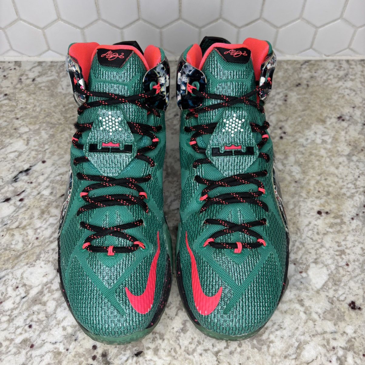 Nike Size 9 - Nike LeBron 12 Xmas Akron Birch Worn OG All Size US 9 / EU 42 - 5 Thumbnail