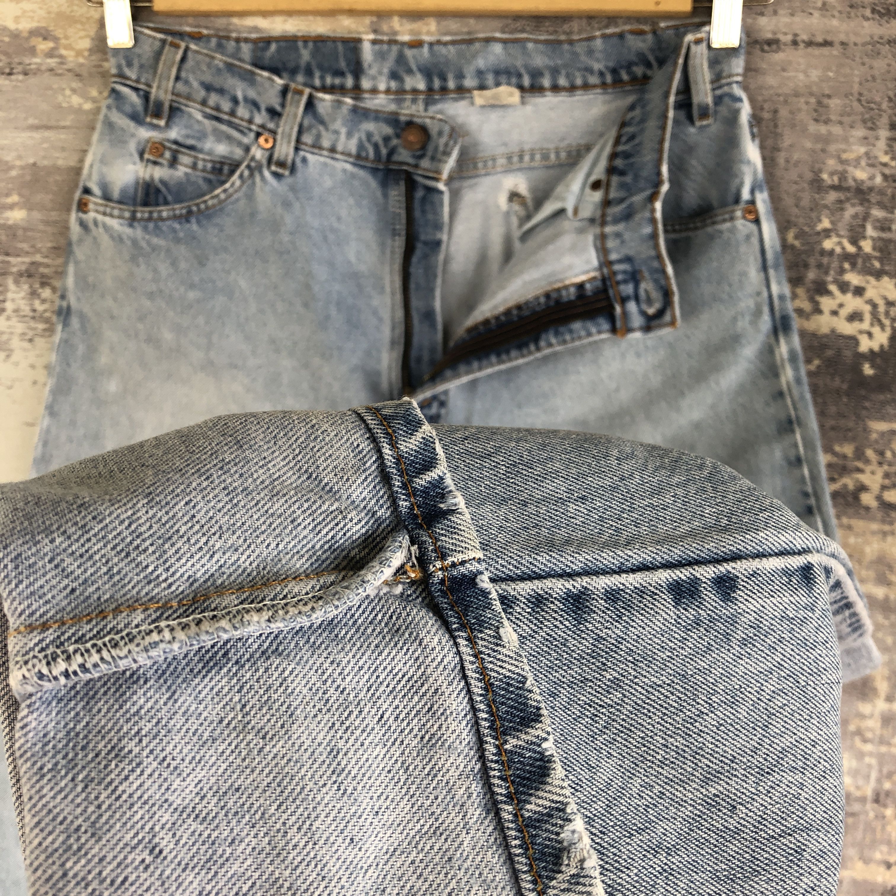 Levi's Vintage Levis Orange Tab Jeans Levis 550 Light Wash Denim Size US 32 / EU 48 - 8 Thumbnail