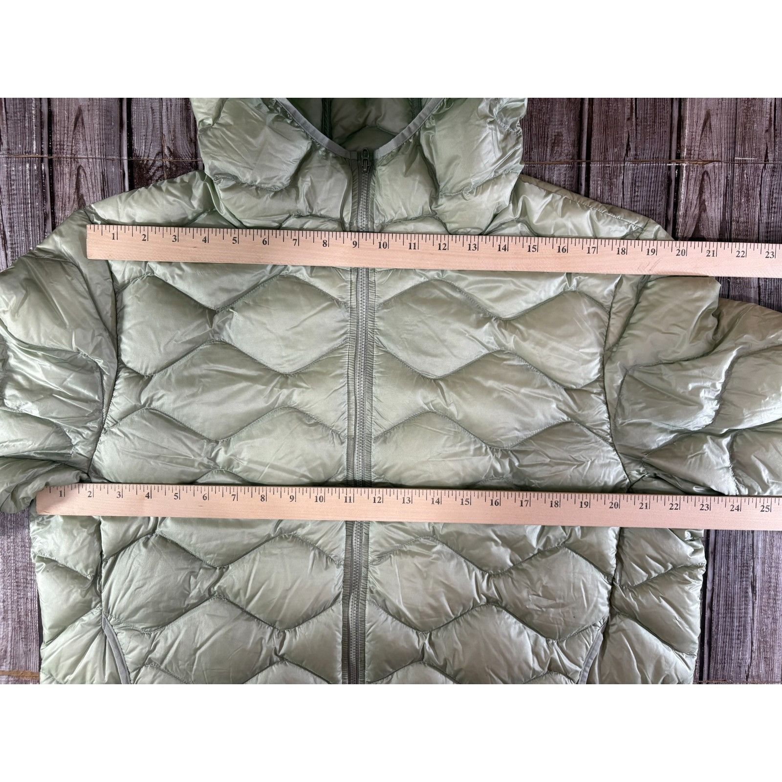 Lululemon Lululemon Featherweight 900 Down Quilted Hooded Jacket Sz L Size US L / EU 52-54 / 3 - 12 Thumbnail