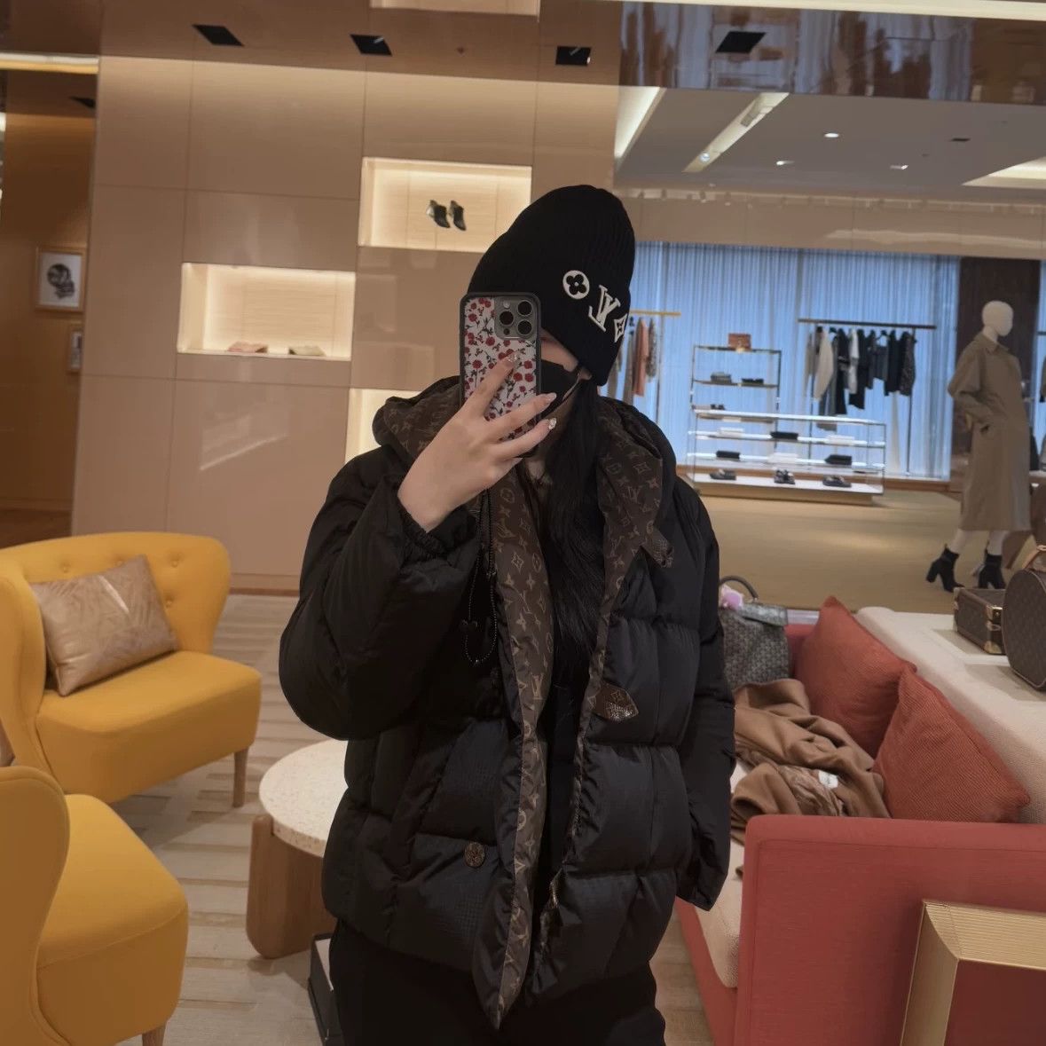 Louis Vuitton LV mar616 Ski Series All-Over Monogram Down Jacket 34 Size XS / US 0-2 / IT 36-38 - 8 Thumbnail