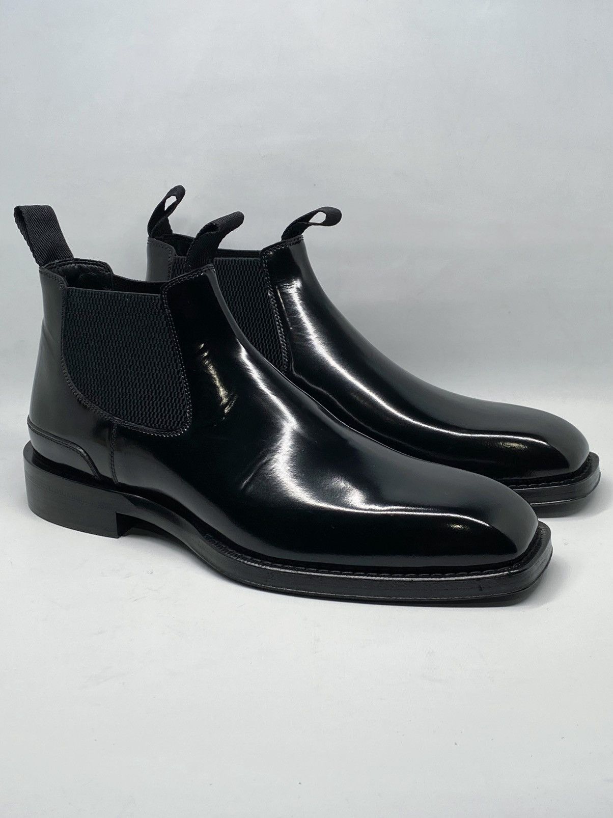 Burberry Square-Toe Leather Chelsea Boots size 41/us size 8