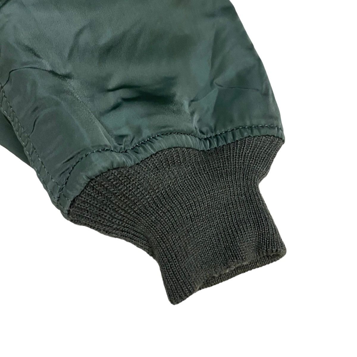 Alpha Industries Alpha Industries reversable bomber jacket Size US L / EU 52-54 / 3 - 9 Thumbnail