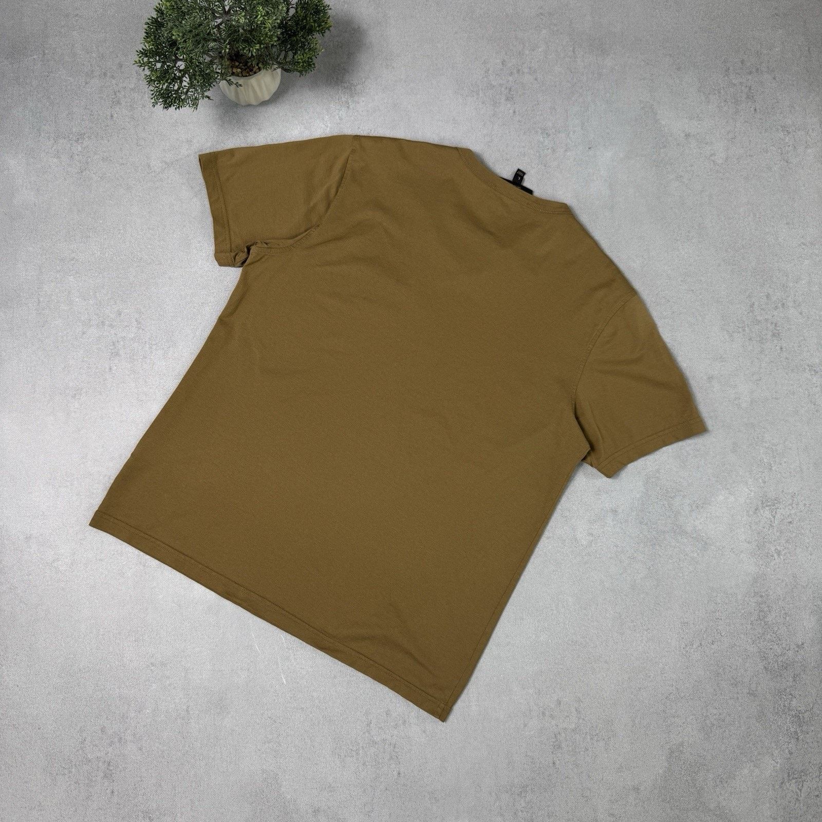 Belstaff Belstaff Men T Shirt Size L Brown Logo Size US L / EU 52-54 / 3 - 14 Thumbnail