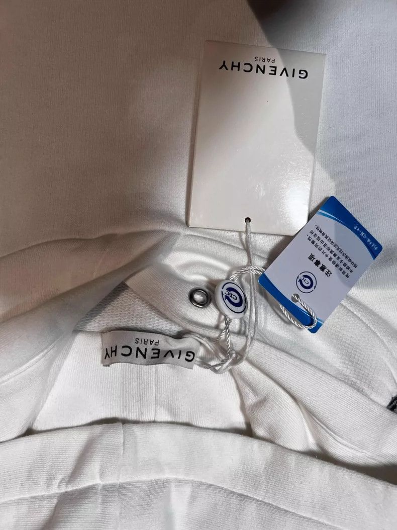 Givenchy Givenchy White hooded sweatshirt, size L, chest 120cm Size US L / EU 52-54 / 3 - 2 Thumbnail
