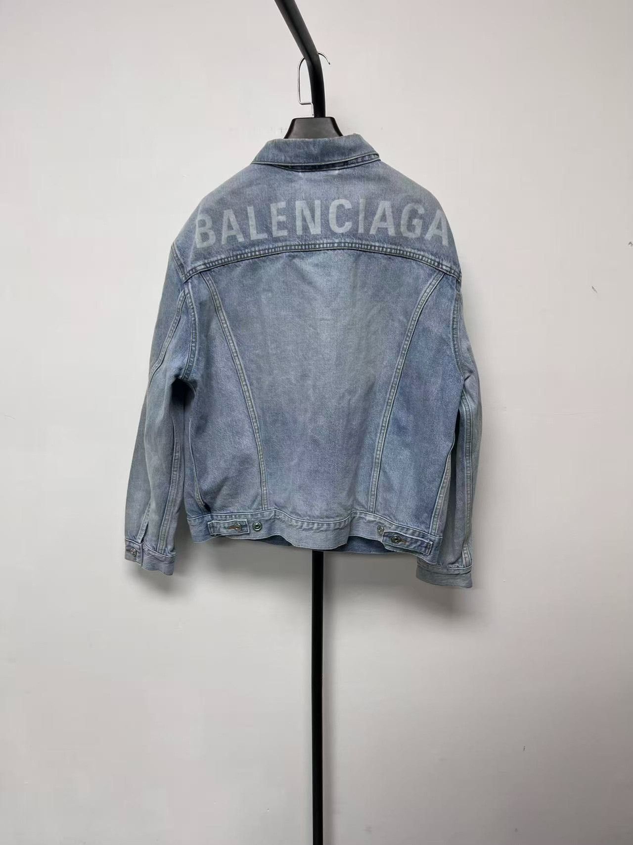 Balenciaga Balenciaga Back Logo Denim Jacket Size US M / EU 48-50 / 2 - 1 Thumbnail