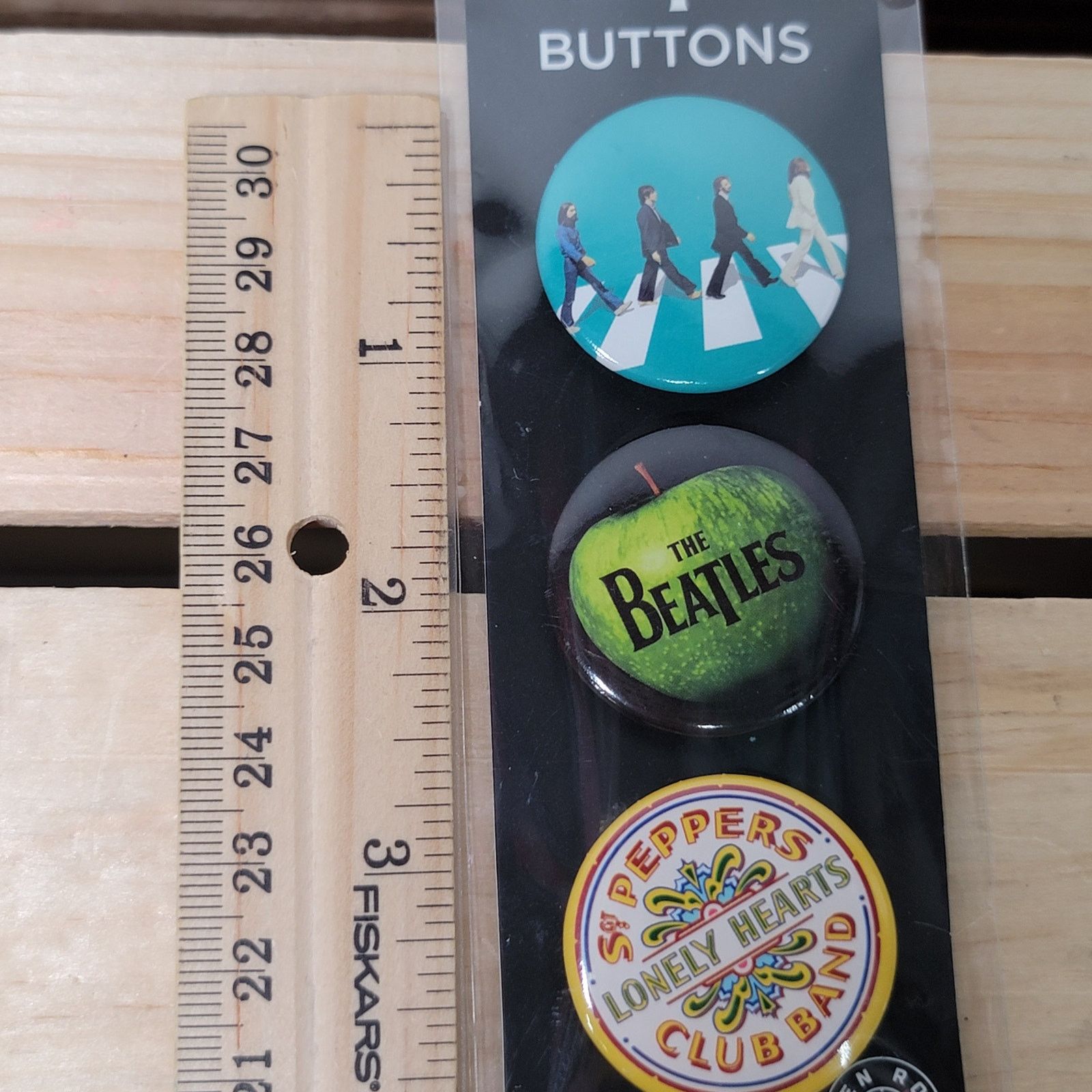 Other Set of 3 THE BEATLES 1" Round Buttons NEW / SEALED Size ONE SIZE - 4 Thumbnail
