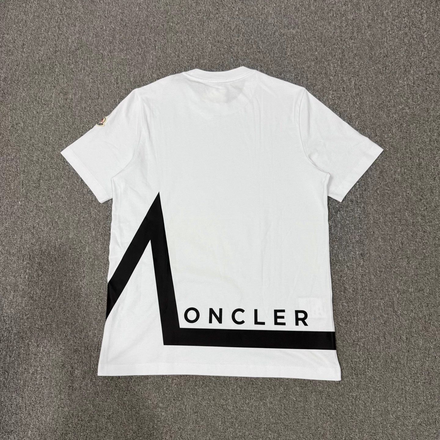 Moncler Moncler white big logo short sleeve NWT S Size US S / EU 44-46 / 1 - 2 Thumbnail