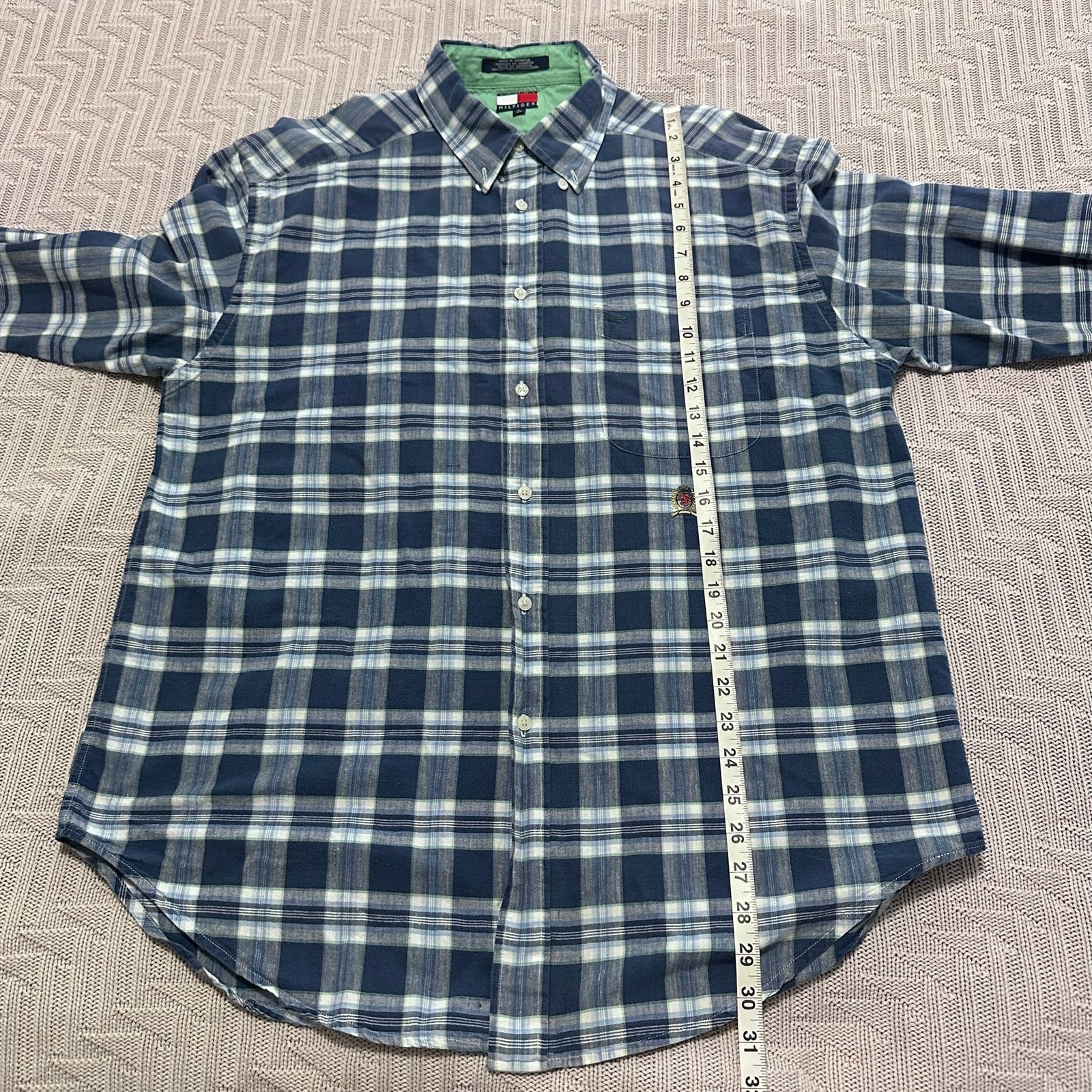 Tommy Hilfiger Vintage Tommy Hilfiger navy plaid button down size L Size US L / EU 52-54 / 3 - 7 Thumbnail