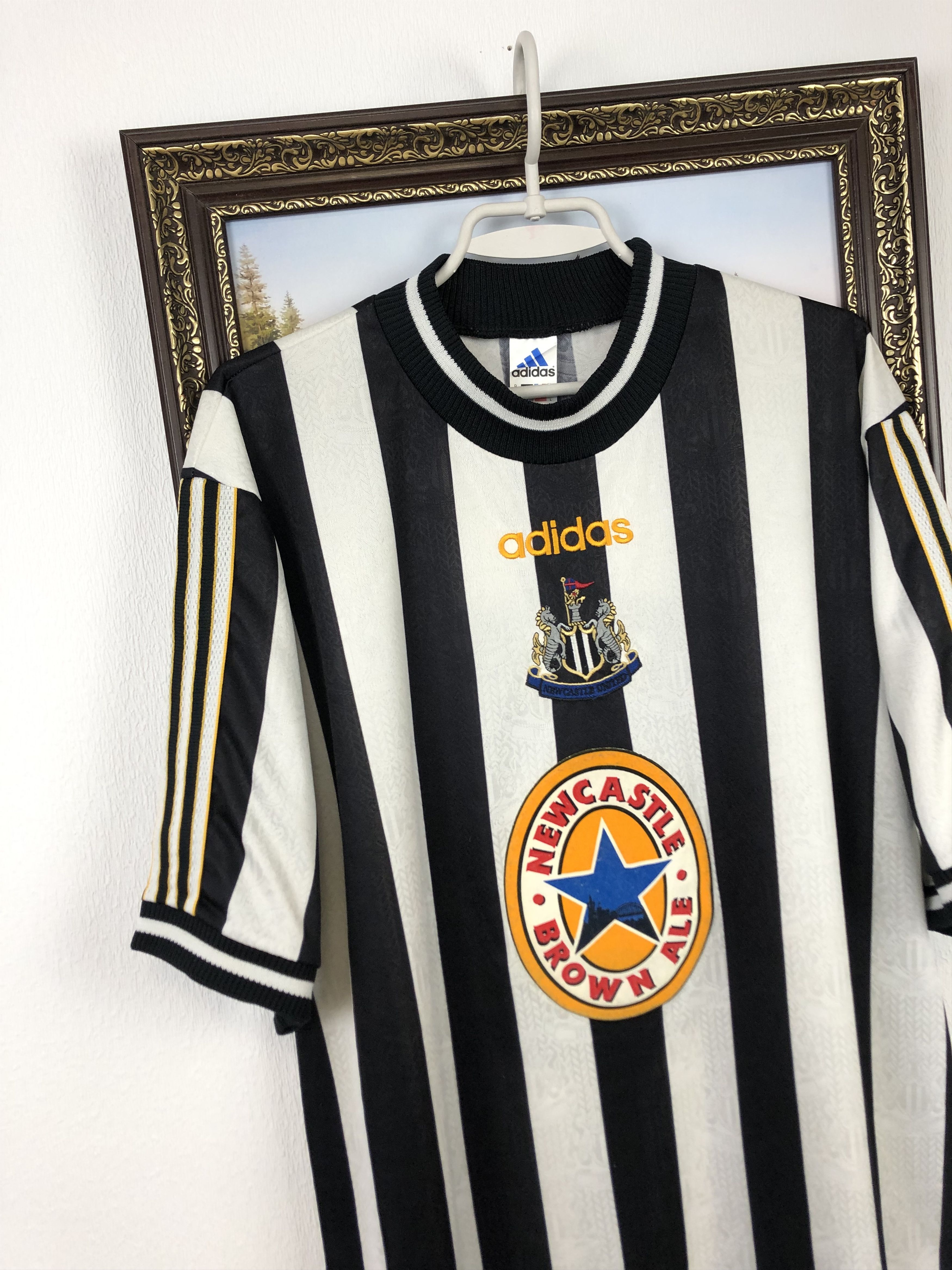 Adidas Newcastle football shirt 1997 Soccer Adidas #9 Legend Jersey Size US L / EU 52-54 / 3 - 3 Thumbnail