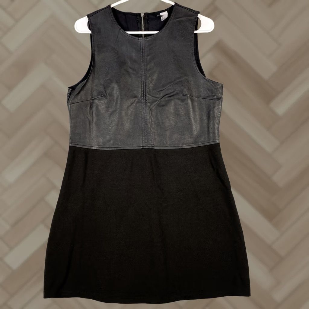 H&M H & M Divided Top Shirt Tank Size 14 Black Leather Floral Round Neck Sleeveless Mini Casual Summer Womens Shirt Tank Size XL / US 12-14 / IT 48-50 - 1 Thumbnail