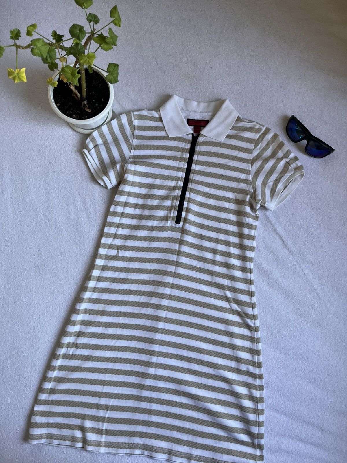 Burberry Burberry Dress Size M / US 6-8 / IT 42-44 - 1 Thumbnail