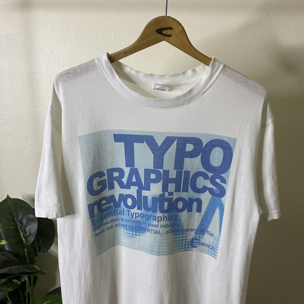 Vintage 2000s Essence Essential Typographise Typo Graphic Revolution Size US M / EU 48-50 / 2 - 2 Thumbnail