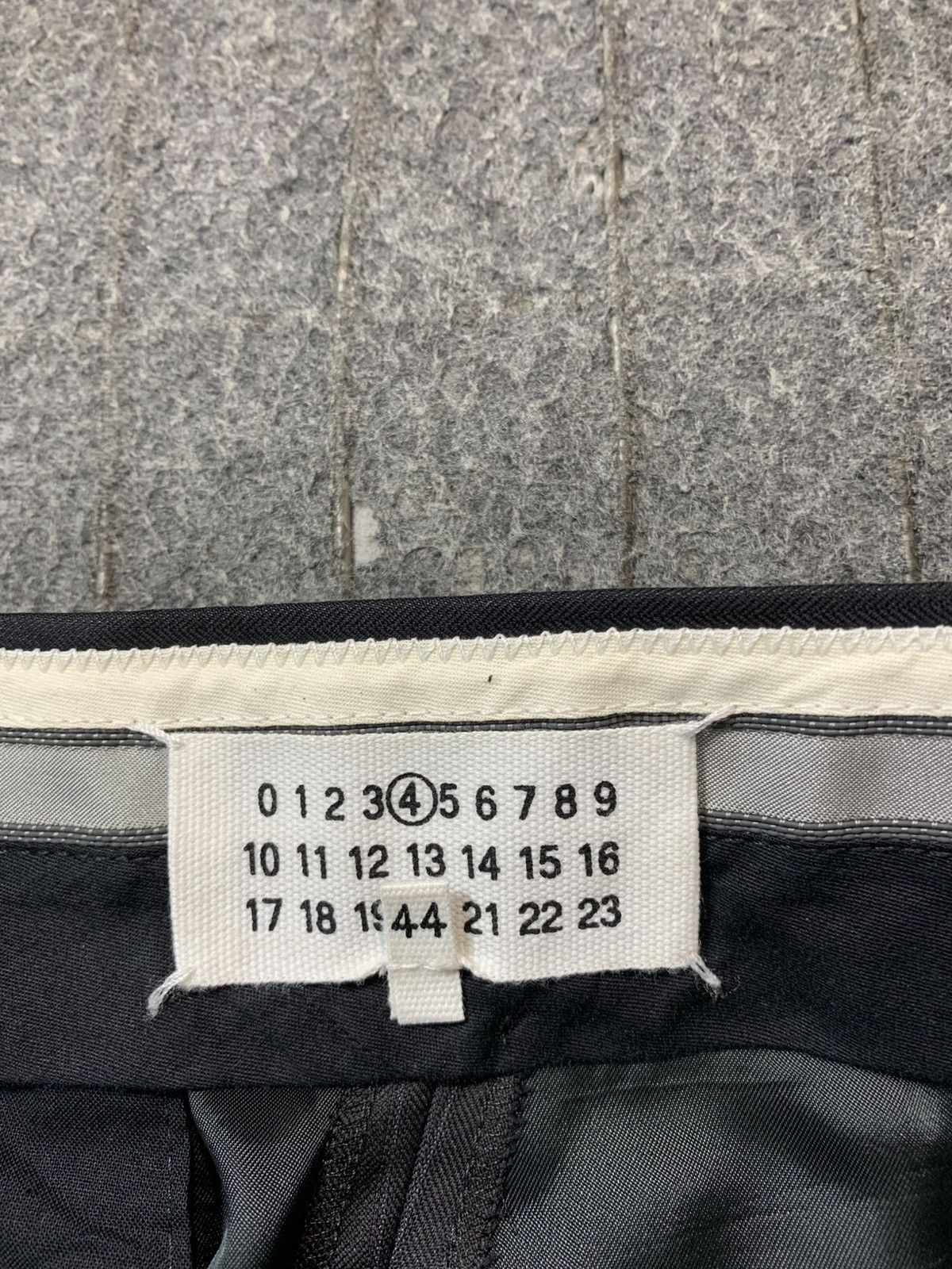 Maison Margiela Maison Martin Margiela MM4 Pencil Stripe Skirt Office Wear Size 34" / US 12 / IT 48 - 2 Thumbnail
