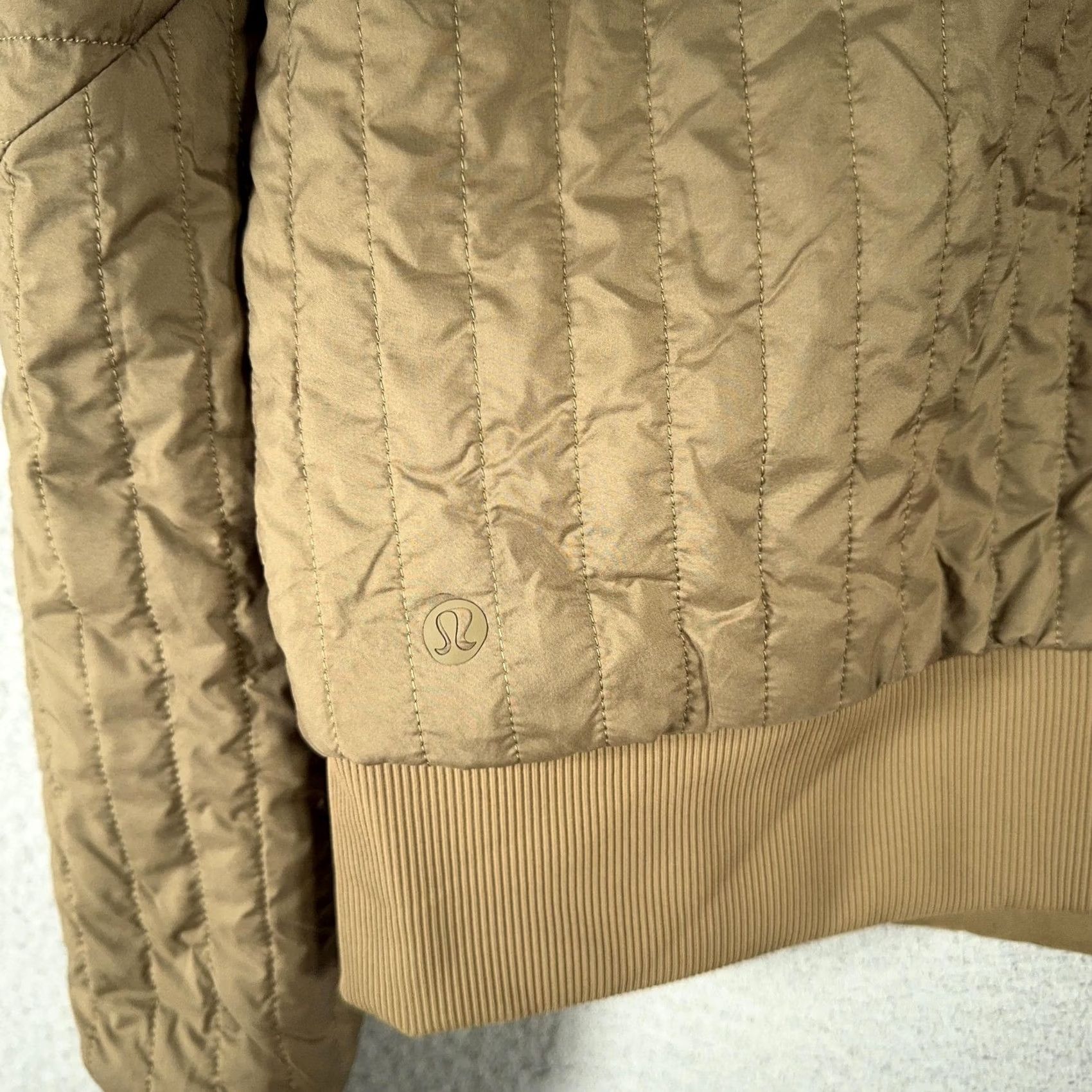 Lululemon Lululemon Bomber Jacket Womens 8 Brown Khaki Non Stop Reversible Quilted Cotton Blend Zip Pockets Size M / US 6-8 / IT 42-44 - 3 Thumbnail