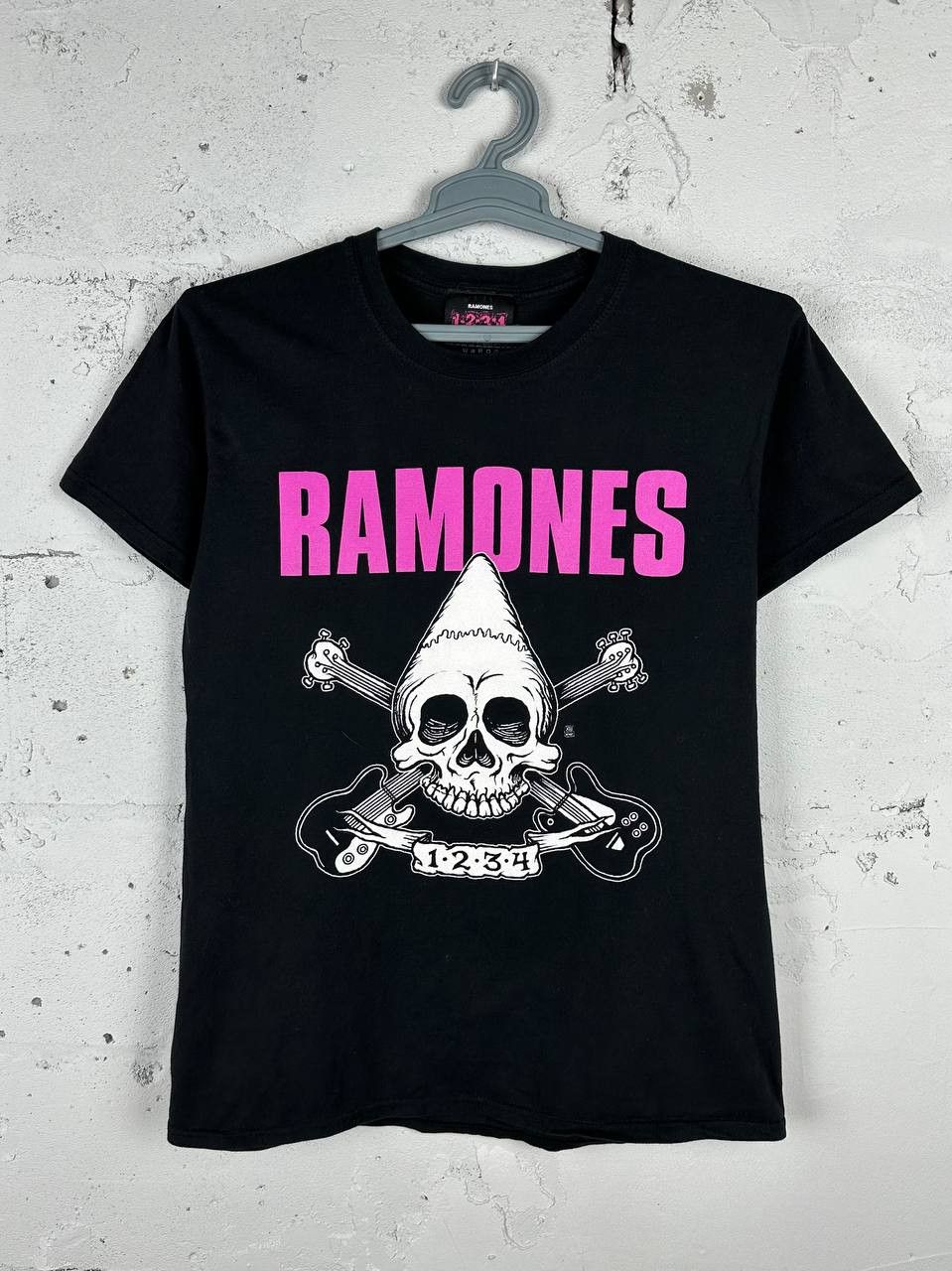 Band Tees × Vintage Vintage Ramones Gabba Gabba Hey Back T Shirt Balck Size M Size US M / EU 48-50 / 2 - 2 Thumbnail