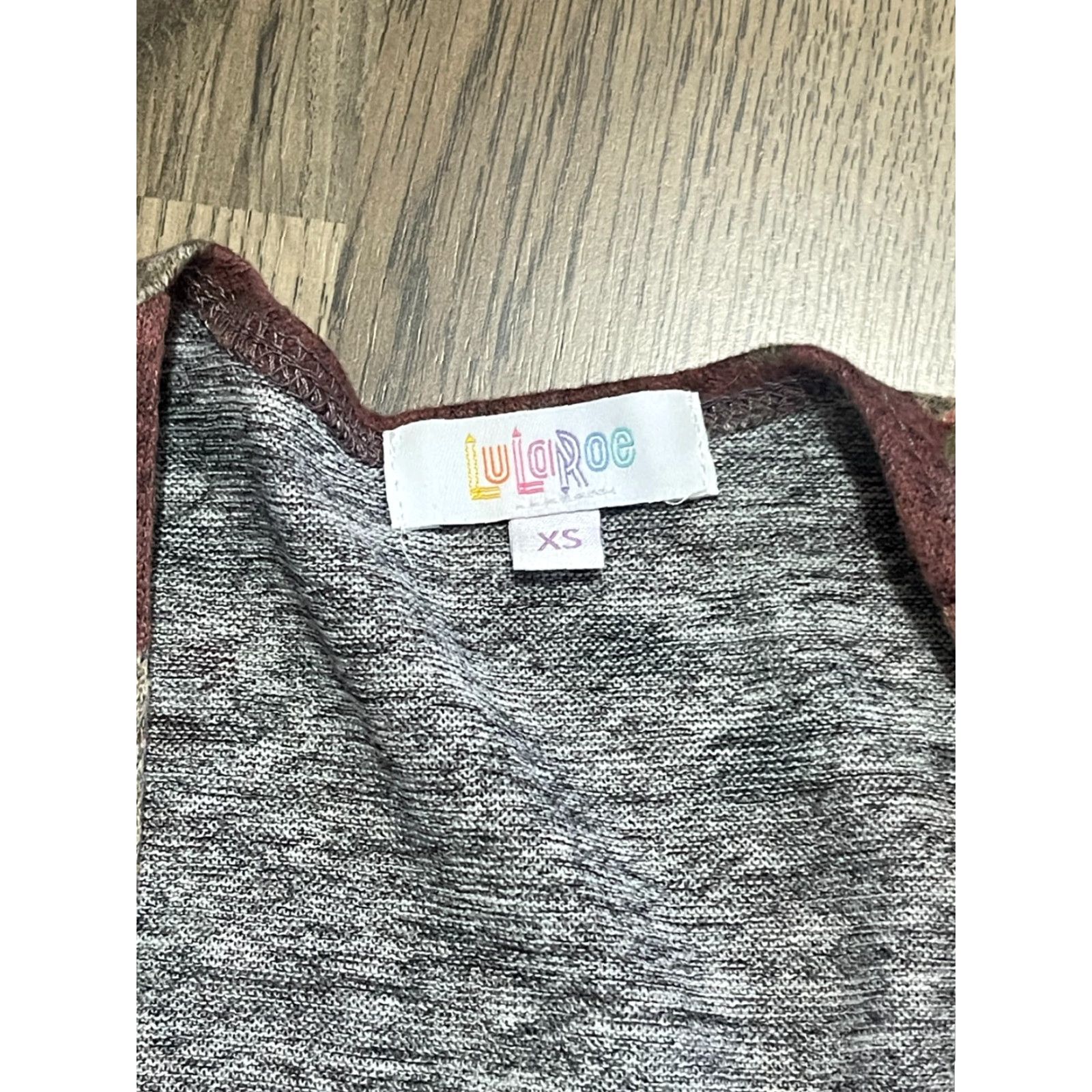 Vintage LuLaRoe Sweater Women's Size XS White Green Purple Floral Open Cardigan NWT Size XS / US 0-2 / IT 36-38 - 5 Thumbnail