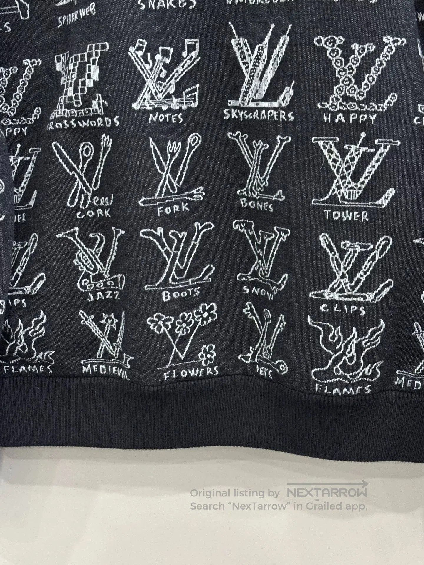 Louis Vuitton louis vuitton printed zip-up jacket size s. Size US S / EU 44-46 / 1 - 6 Thumbnail