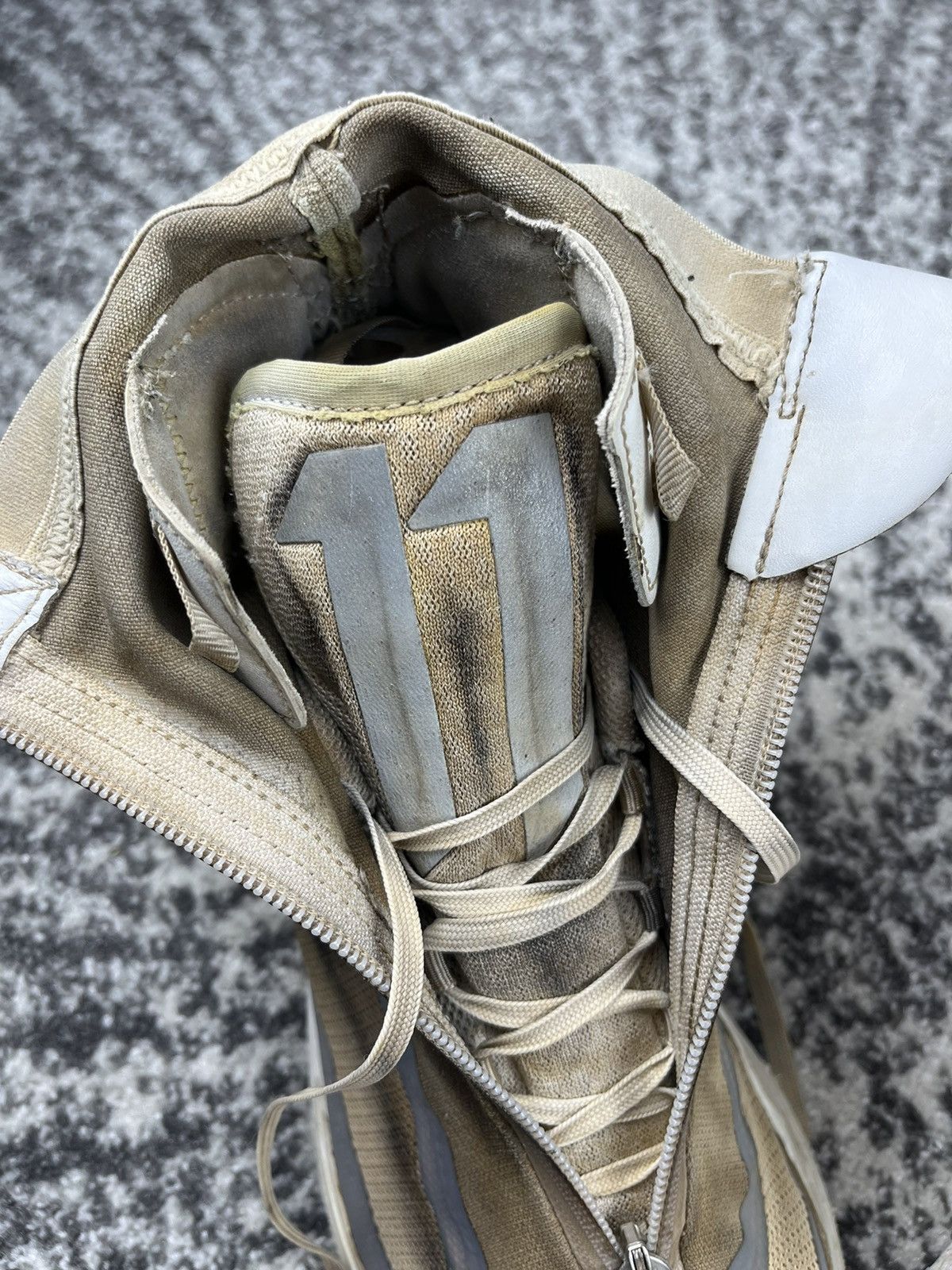 11 By Boris Bidjan Saberi × Boris Bidjan Saberi × Salomon AW17 Boris Bidjan Saberi Dirty White Bamba 2 11 by BBS Size US 10 / EU 43 - 12 Thumbnail