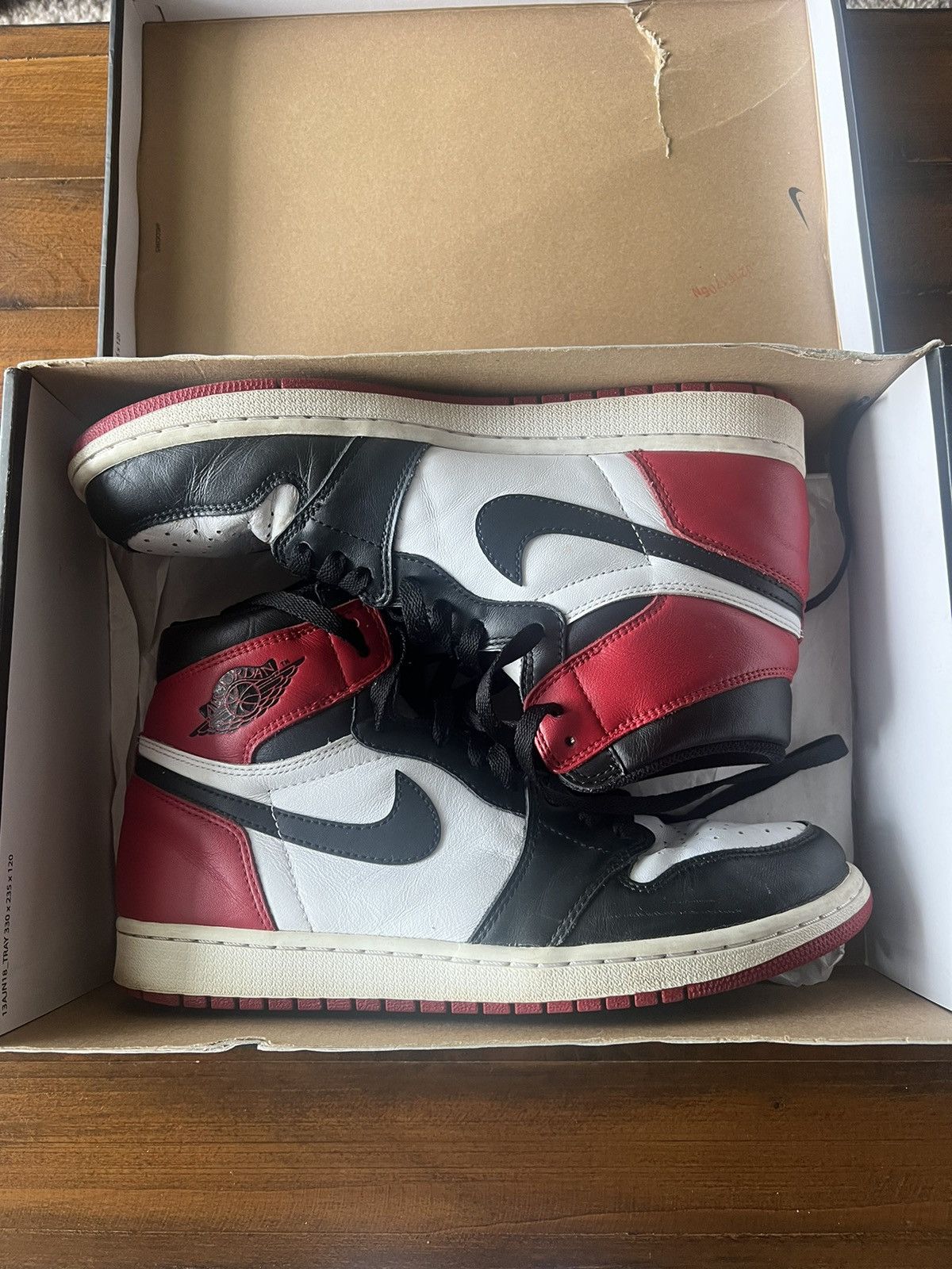 Jordan Brand × Nike Jordan 1 High Black Toe (2016) Size US 10.5 / EU 43-44 - 1 Thumbnail