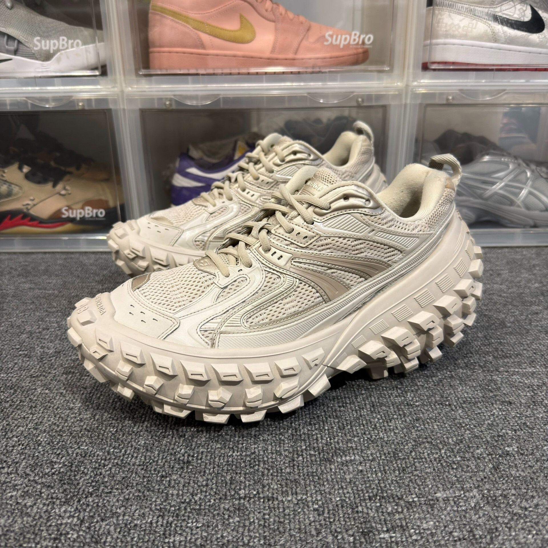 Balenciaga Balenciaga Tire Sneakers in Beige Size 43 Size US 10 / EU 43 - 1 Thumbnail