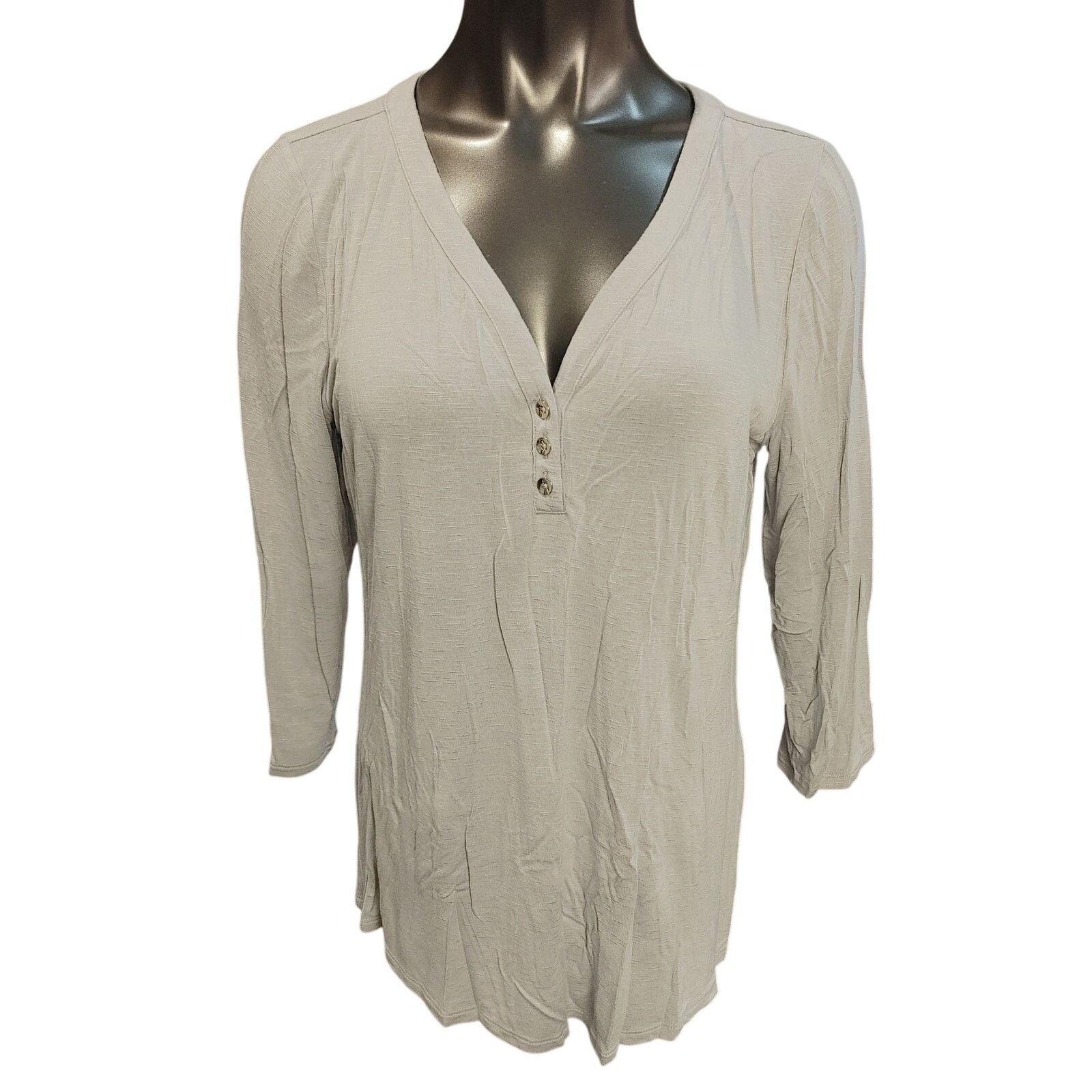 White House Black Market WH|BM Women's L Gray Long Sleeve 3/4 Button V-Neck Top Size L / US 10 / IT 46 - 1 Thumbnail