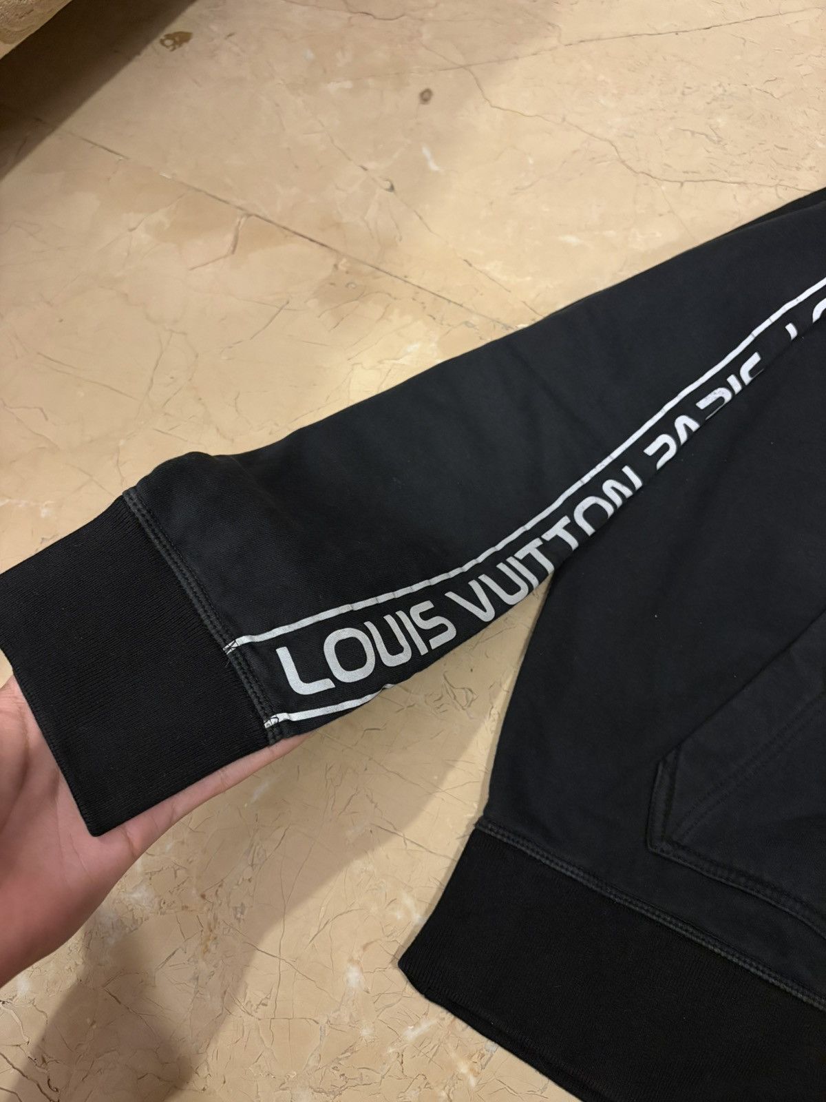 Louis Vuitton Louis vuitton reflective logo hoodie Size US S / EU 44-46 / 1 - 2 Thumbnail