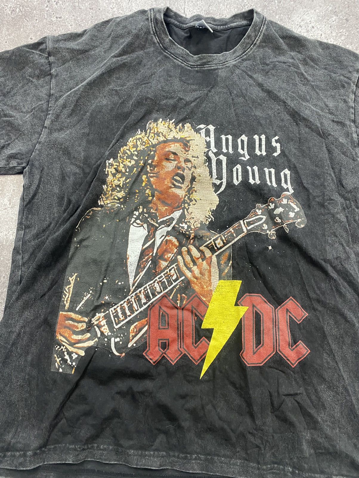 AC/DC × Band Tees × Vintage Vintage Y2K AC/DC Angus Young distressed Band T-Shirt L/XL Size US L / EU 52-54 / 3 - 2 Thumbnail