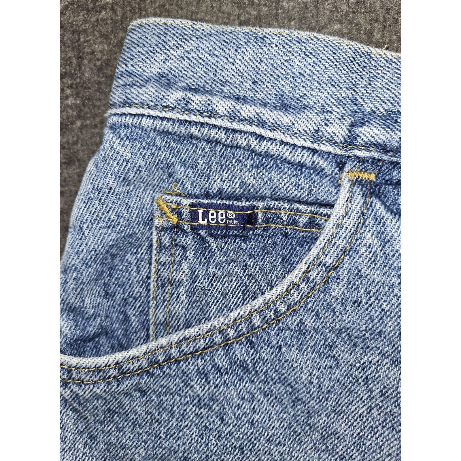 Lee VINTAGE Lee Shorts Womens 18 Medium Blue Denim High Waist Made USA 90s Jean Size 40" / US 18 - 7 Thumbnail