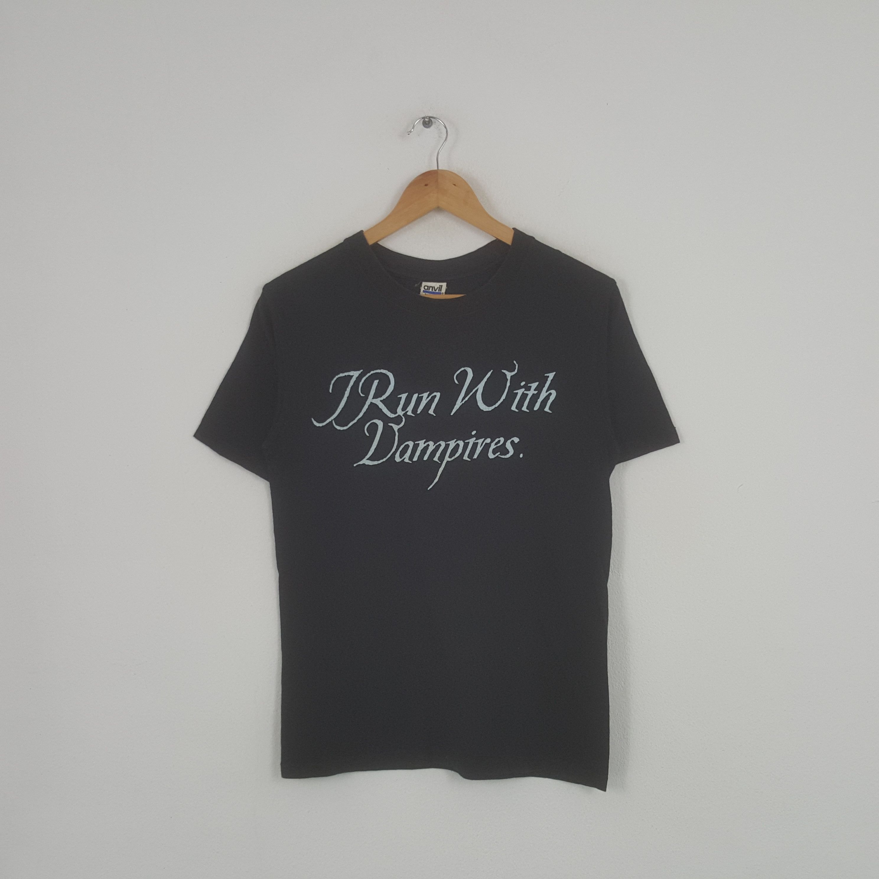 Vintage Vintage The Twilight Saga Run With Dampires Tshirt Size US S / EU 44-46 / 1 - 1 Thumbnail