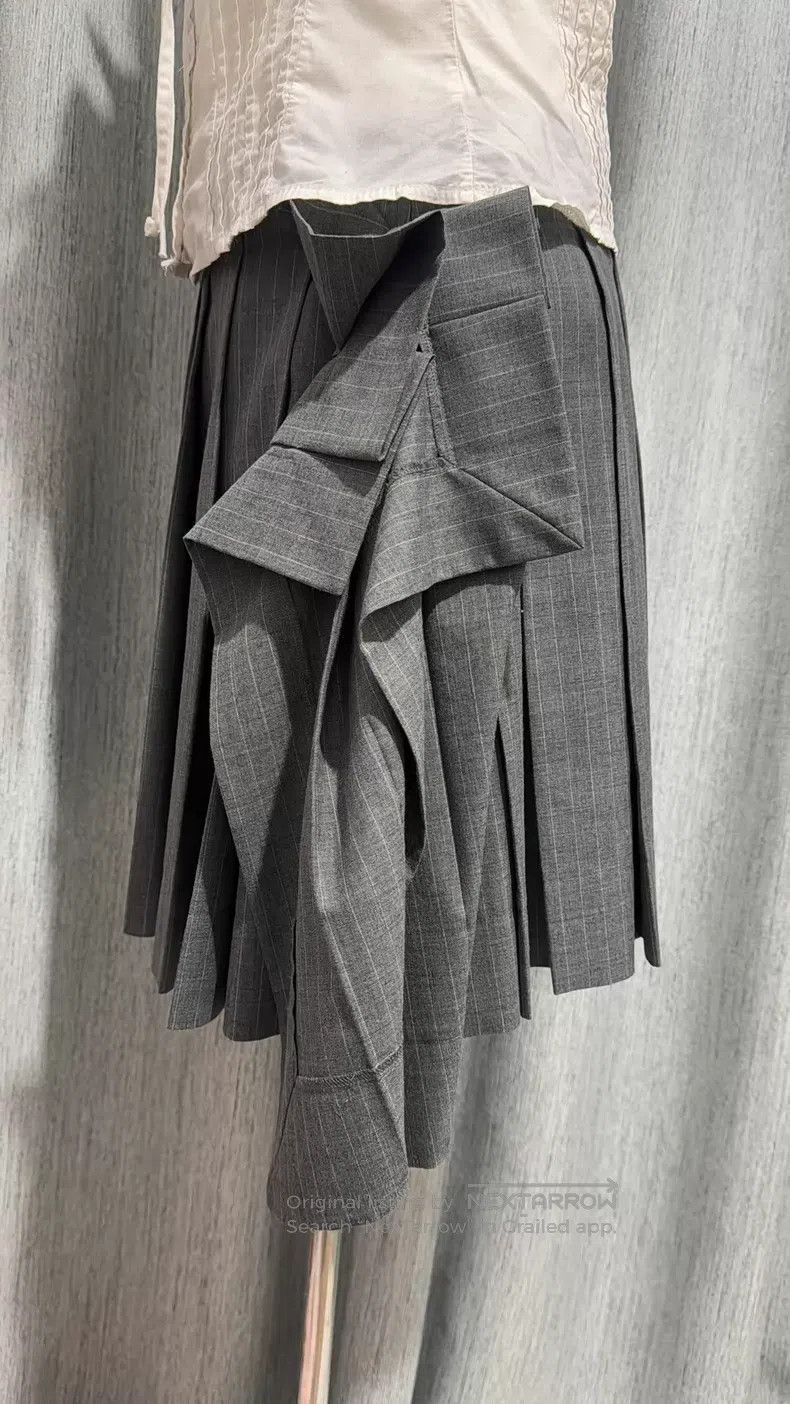 Vivienne Westwood Vivienne Westwood size 2 Gray Textured Tulle Skirt Size 23" - 7 Thumbnail
