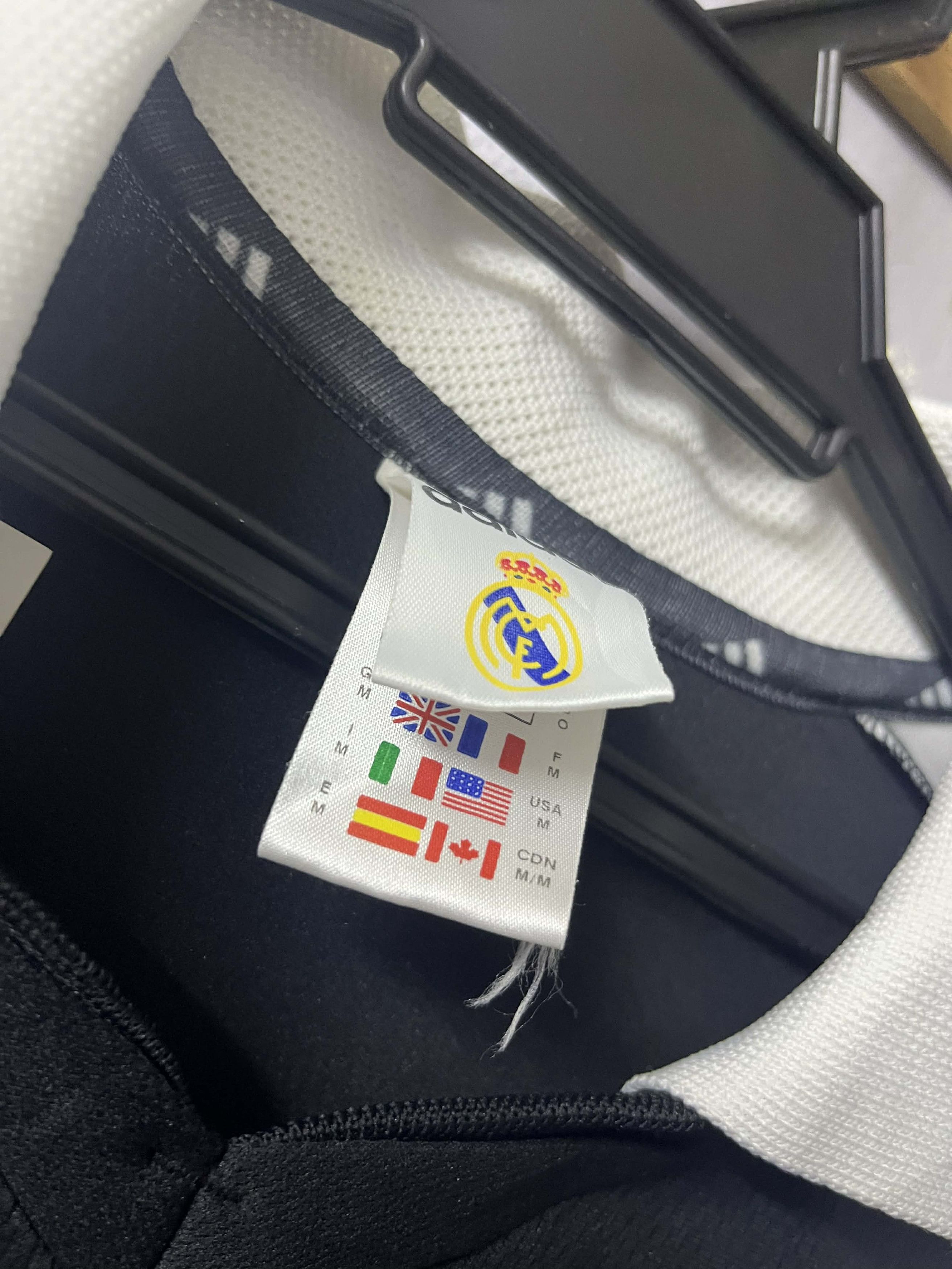 Other Jersey Real Madrid 2001 - 02 Away Shirt Original Kit Zidane Size US M / EU 48-50 / 2 - 9 Thumbnail
